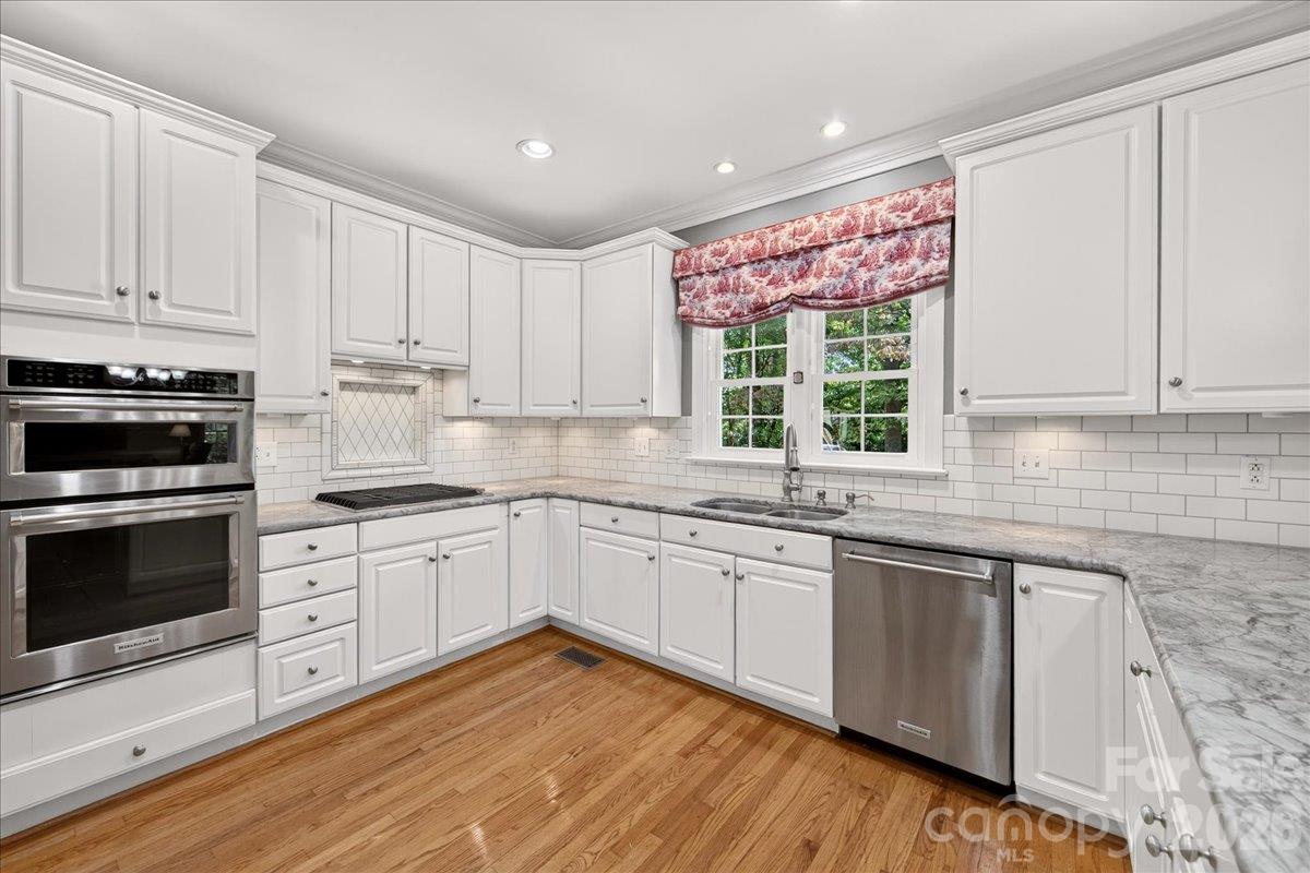 5919 Derry Hill Place Property Photo 12