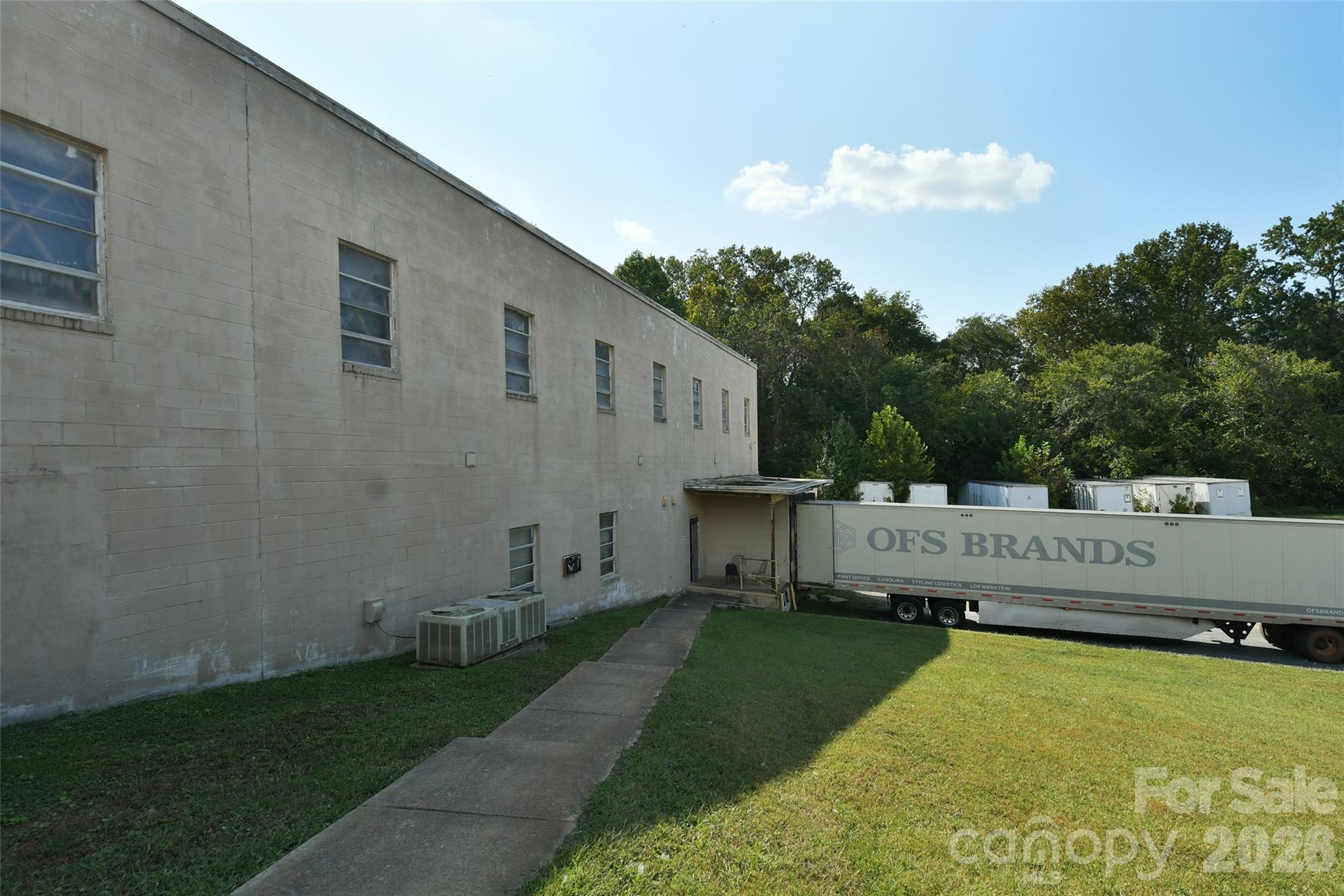 1603 Leonard Street Property Photo 7