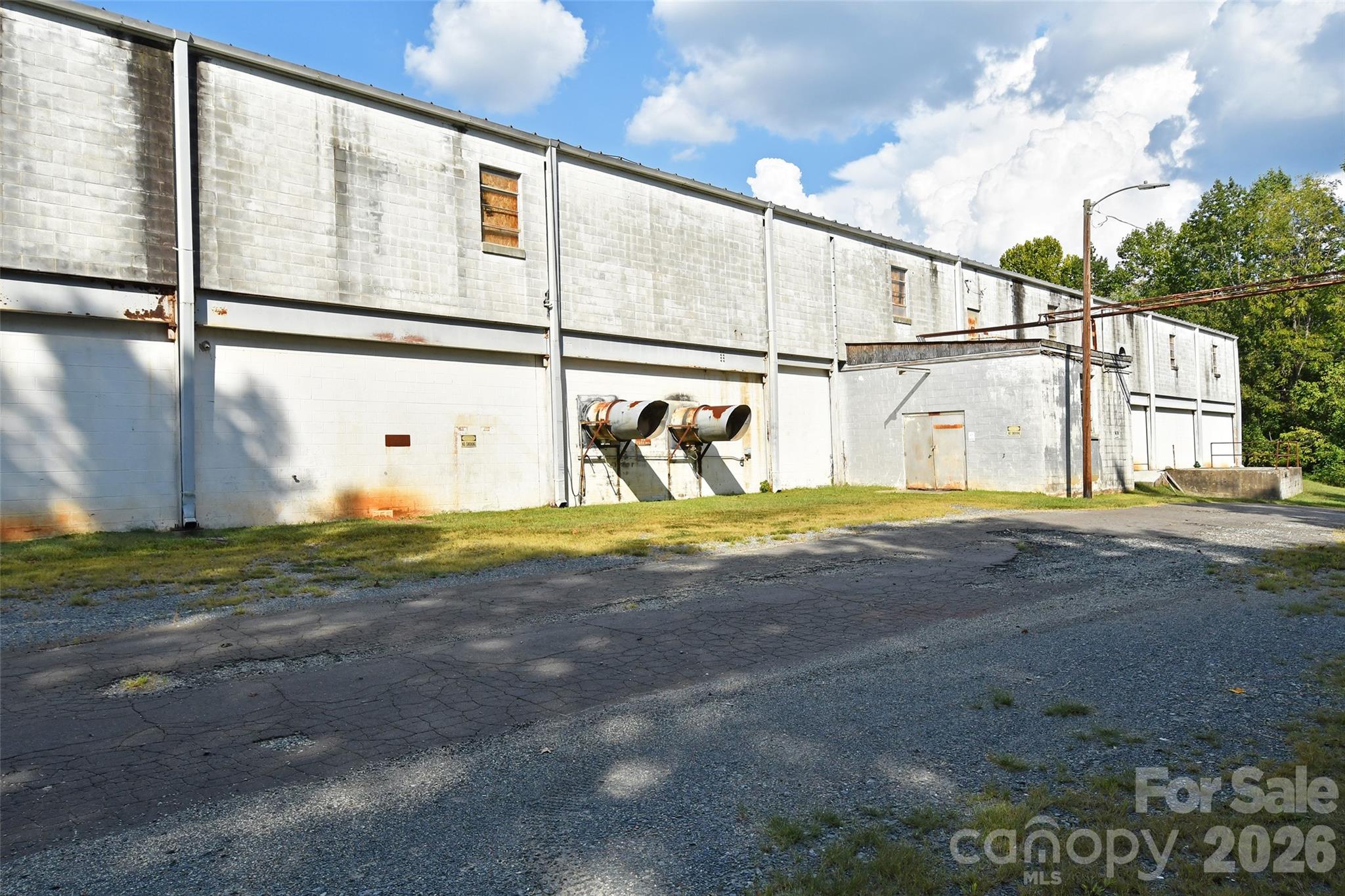 1603 Leonard Street Property Photo 10