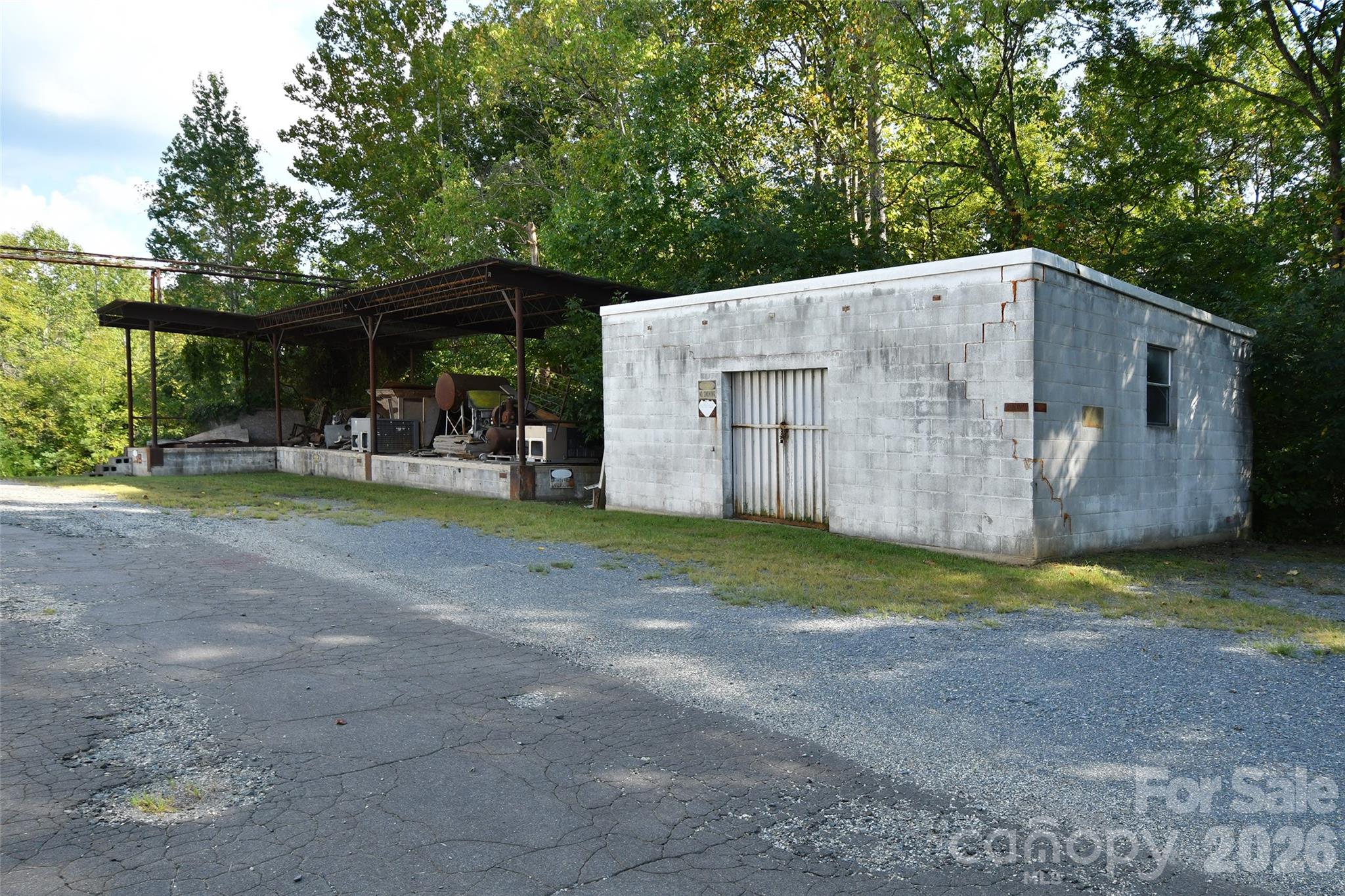1603 Leonard Street Property Photo 11
