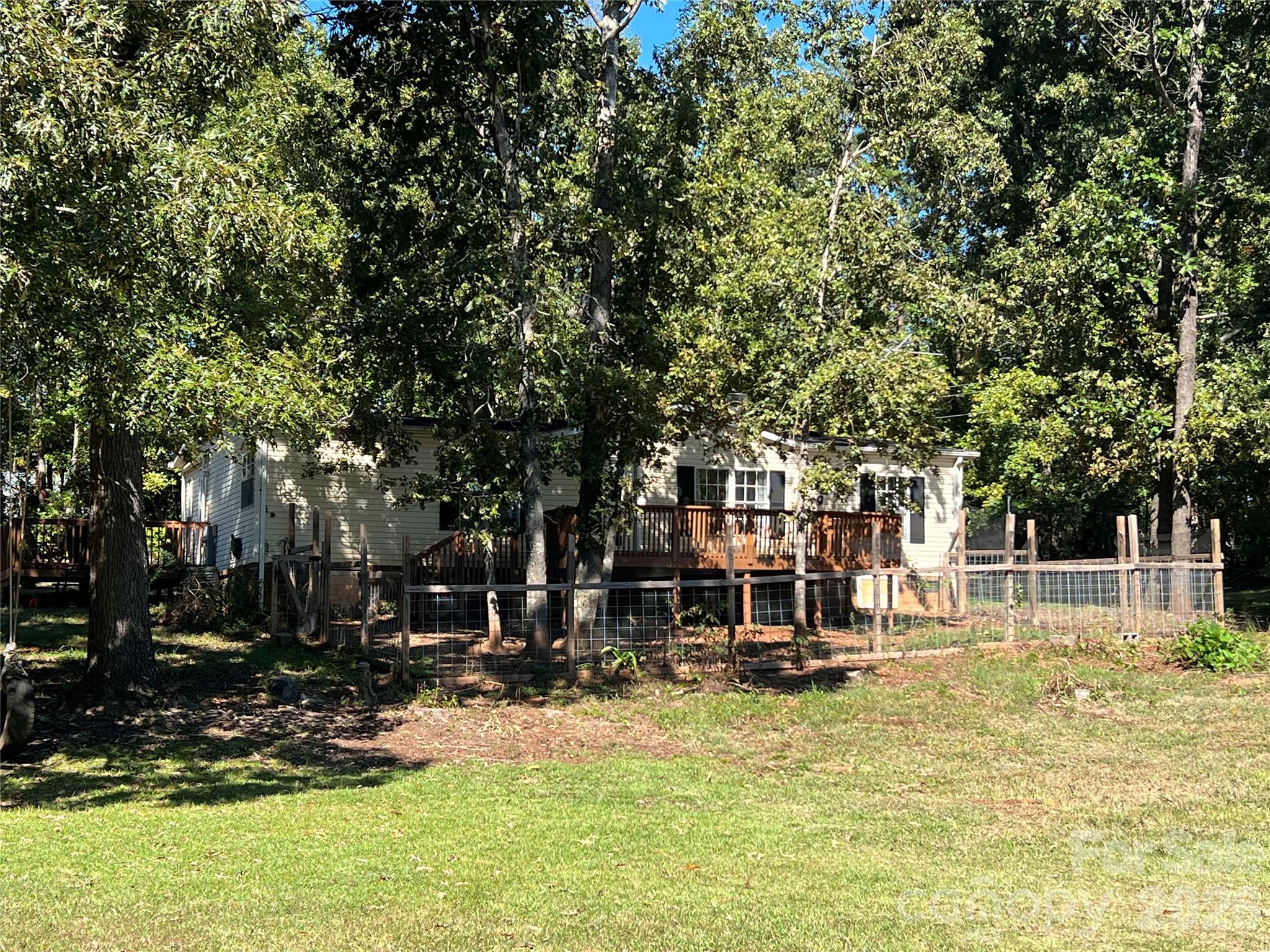 144 Skyview Avenue Property Photo 1