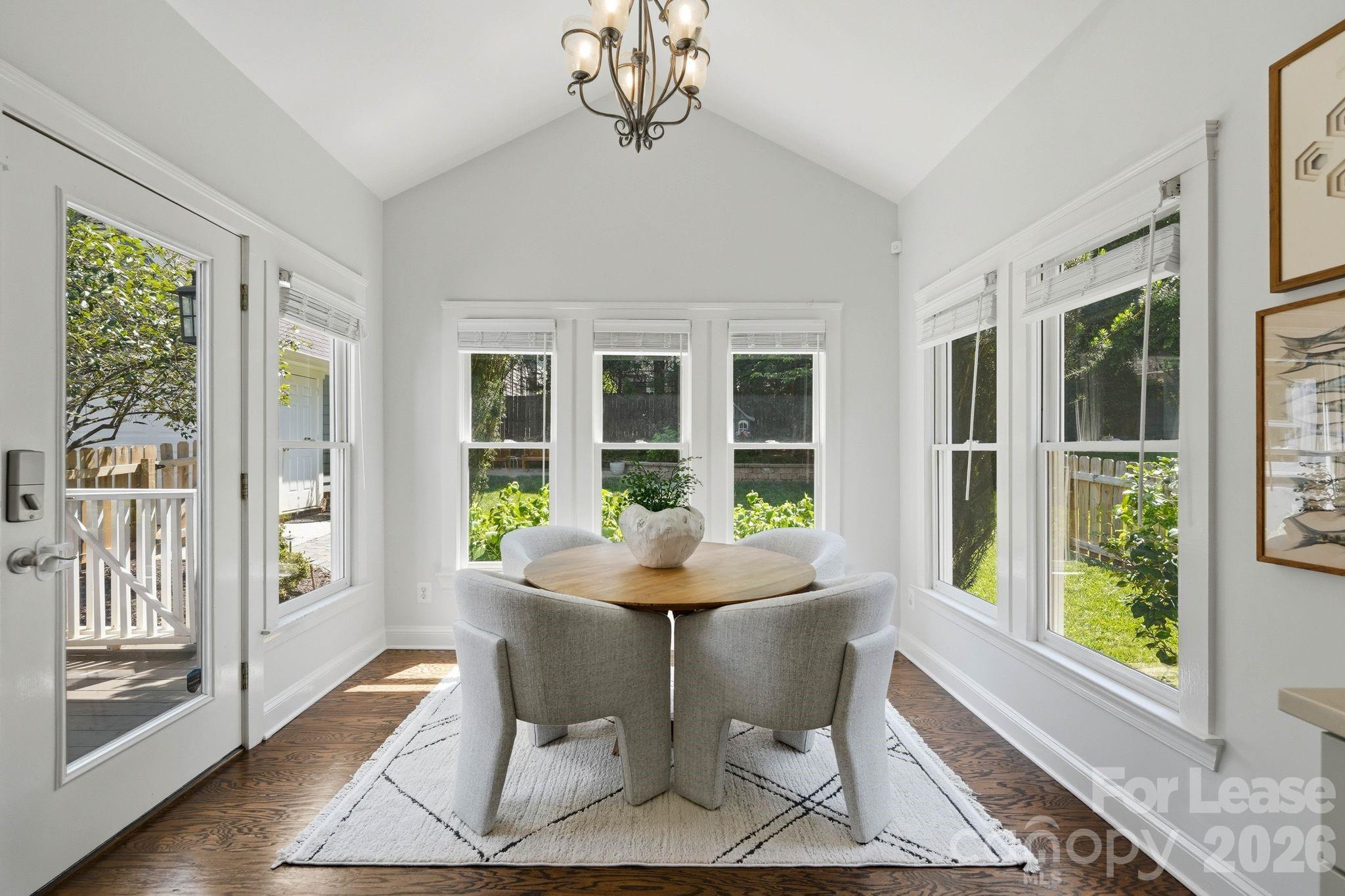 2009 Victorian Place Property Photo 13