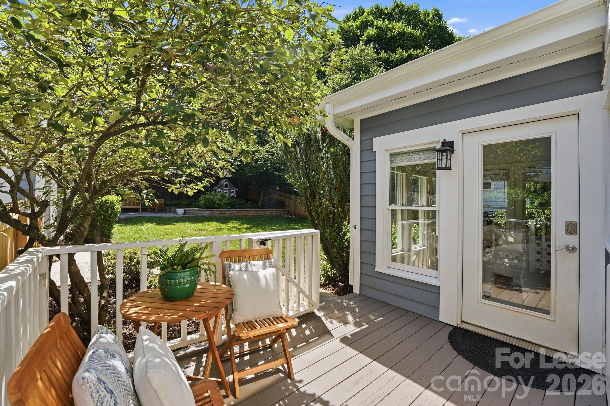 2009 Victorian Place Property Photo 26