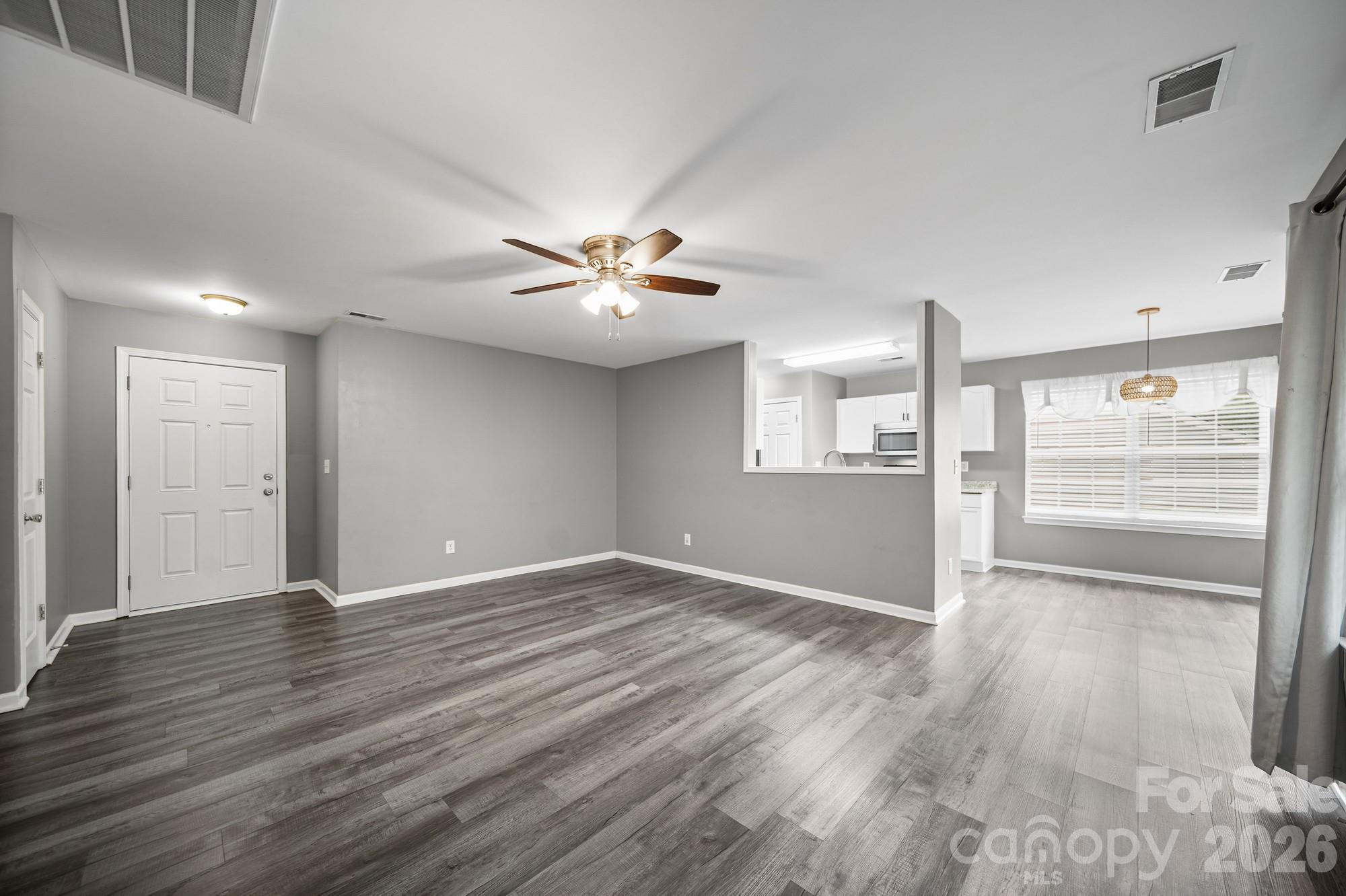 1405 Spring View Court Property Photo 7