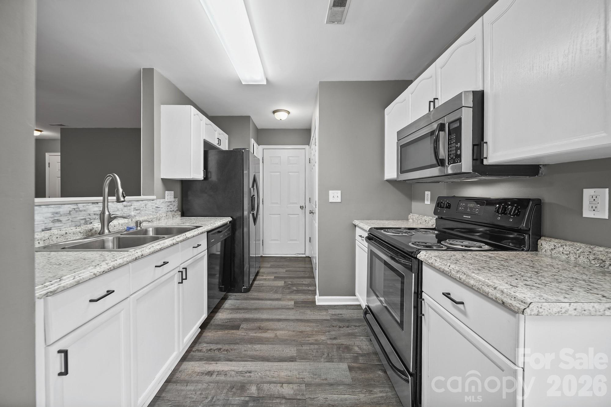 1405 Spring View Court Property Photo 10