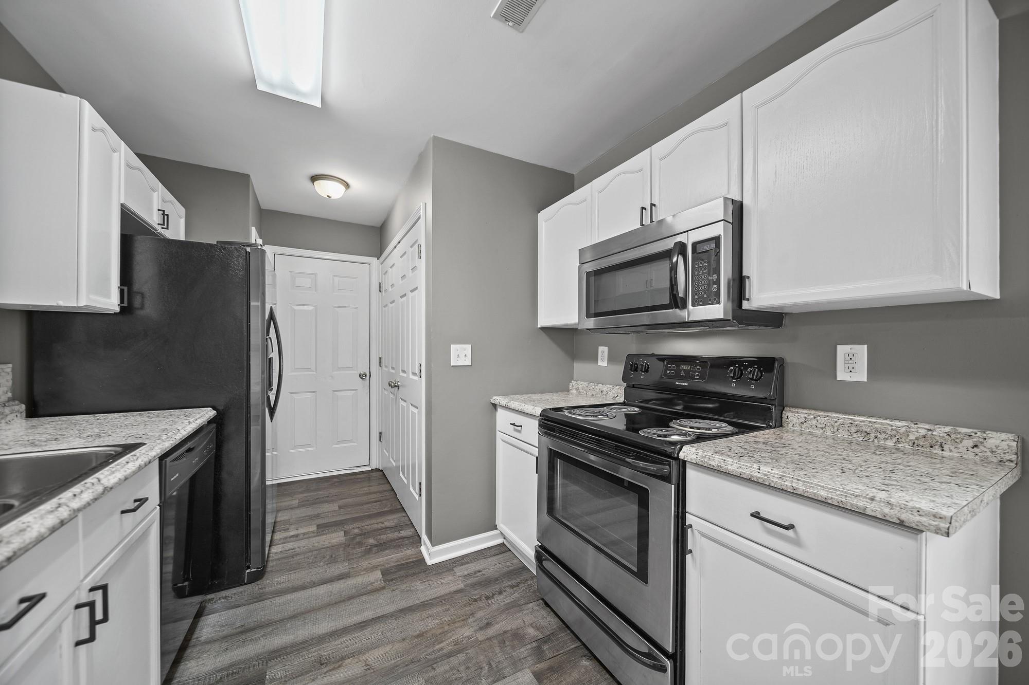 1405 Spring View Court Property Photo 11