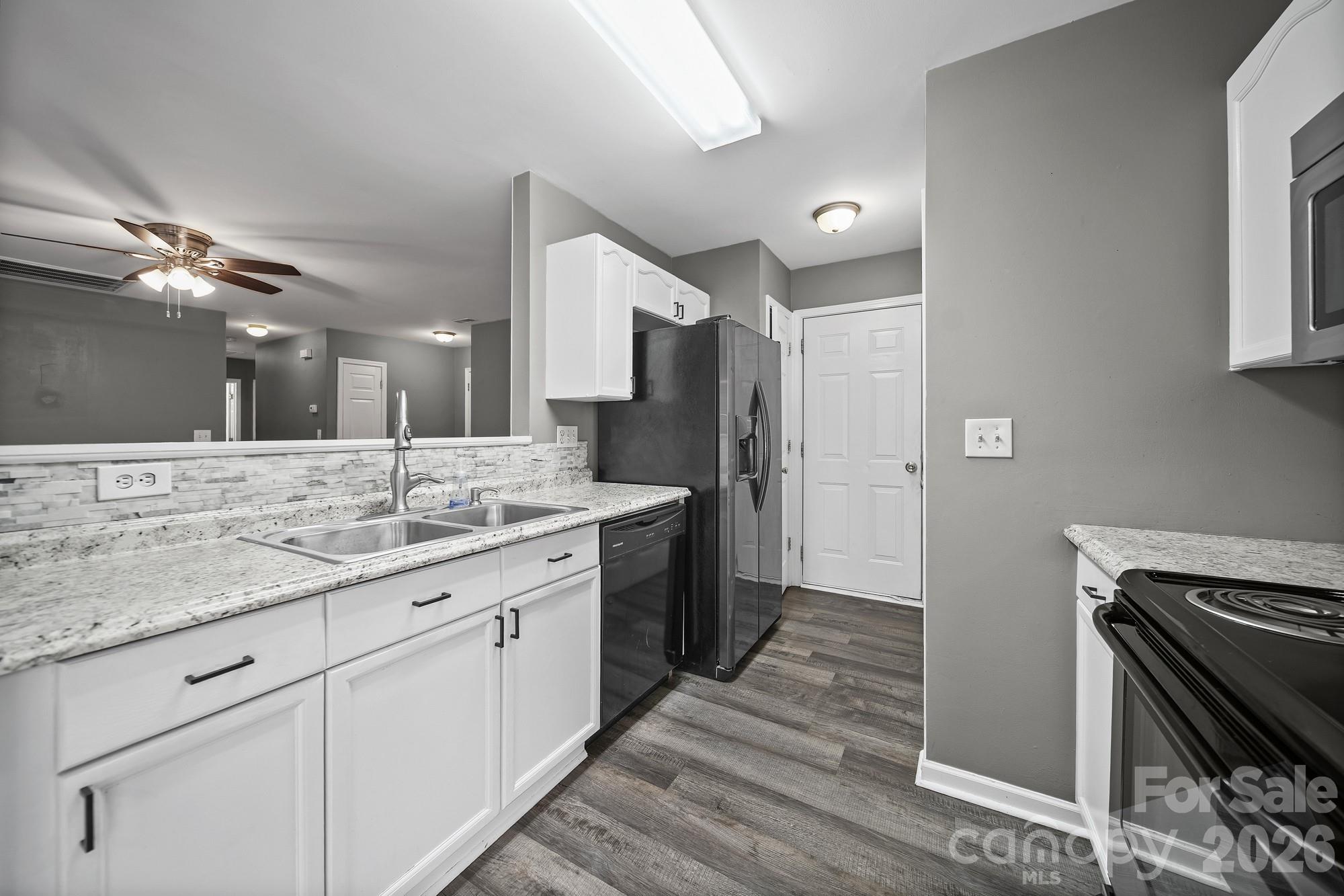 1405 Spring View Court Property Photo 12