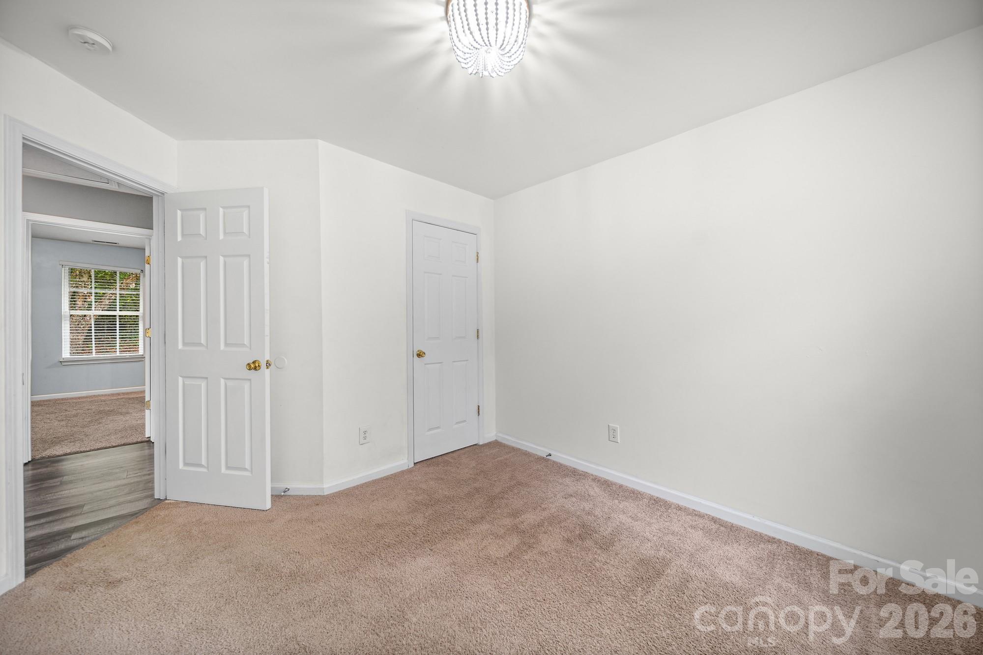 1405 Spring View Court Property Photo 18