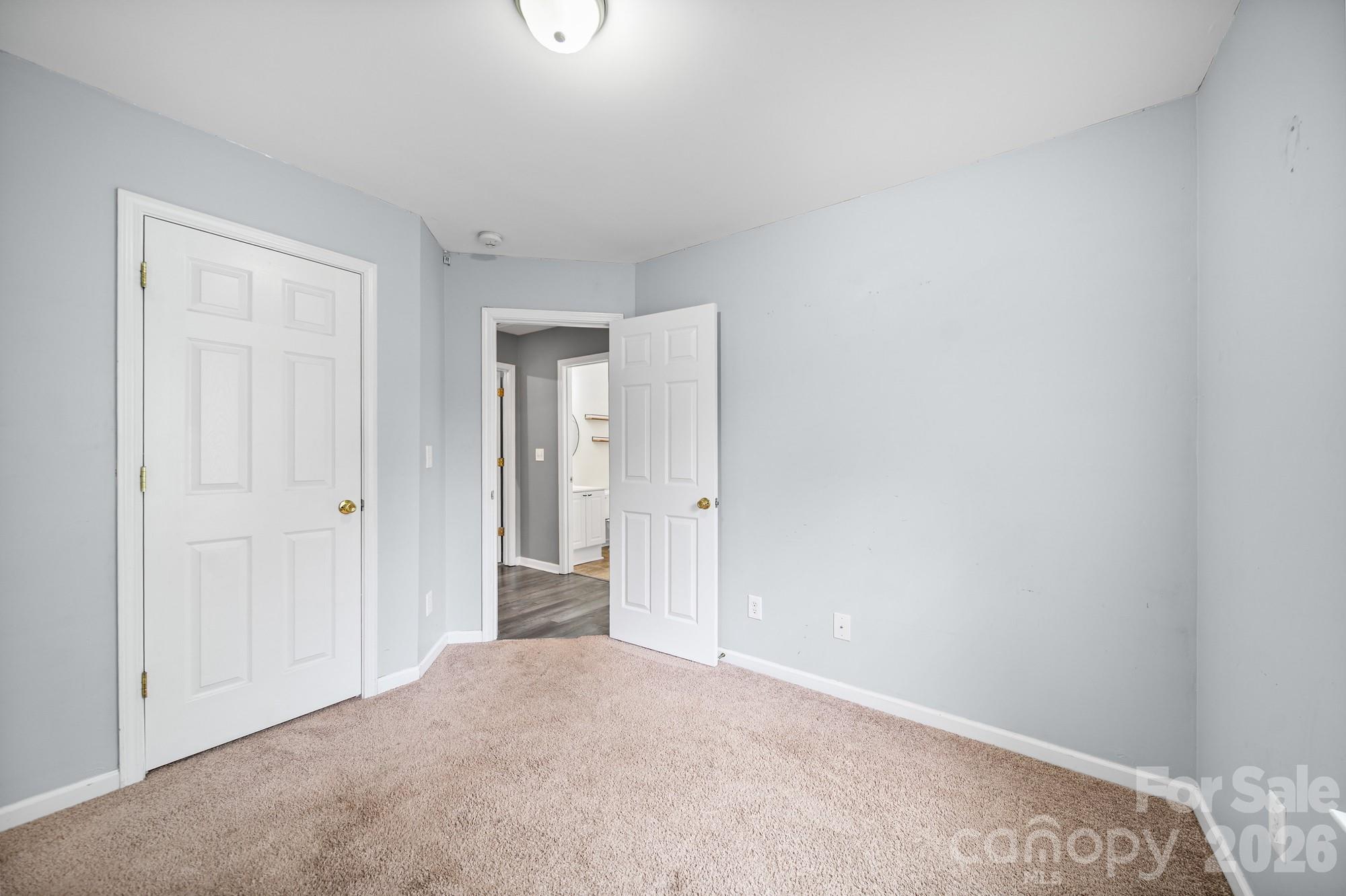 1405 Spring View Court Property Photo 19