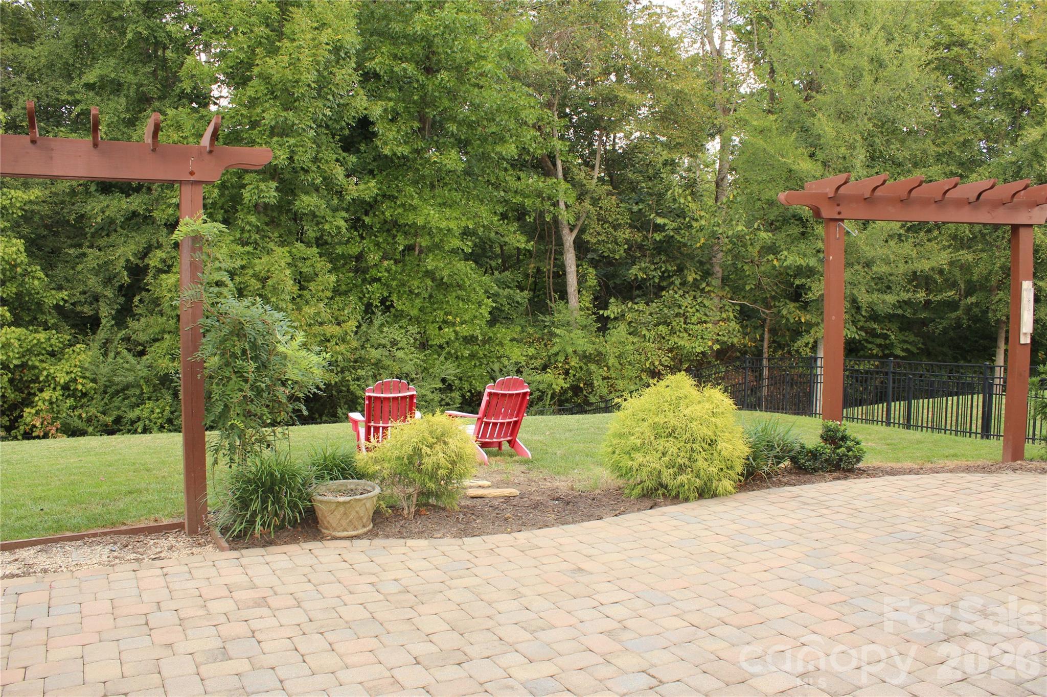 2950 Donegal Drive Property Photo 5