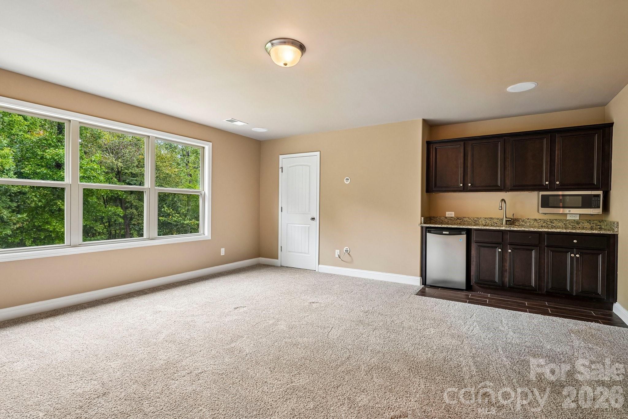 2950 Donegal Drive Property Photo 15