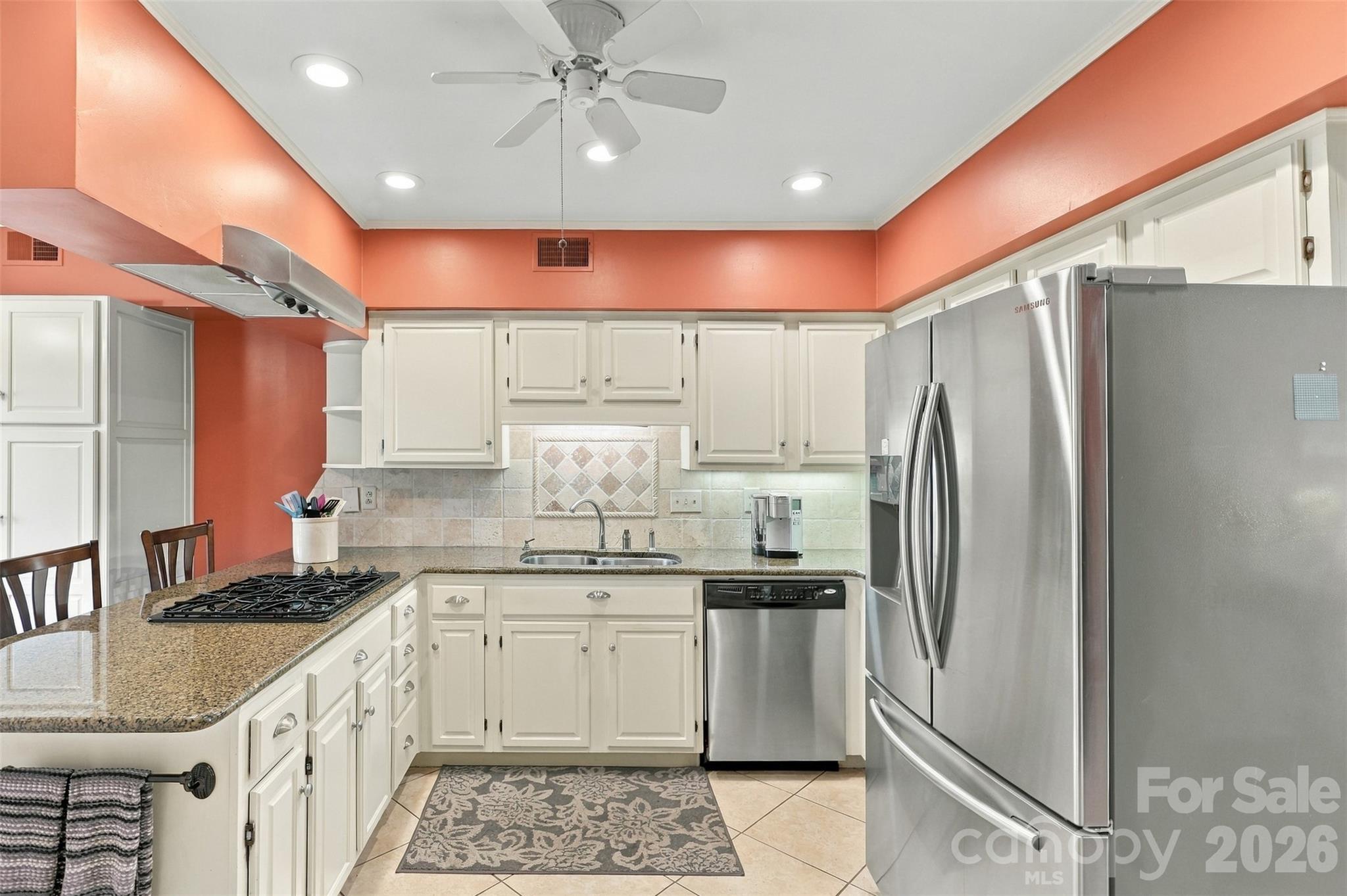 4921 Torrey Pines Court Property Photo 8