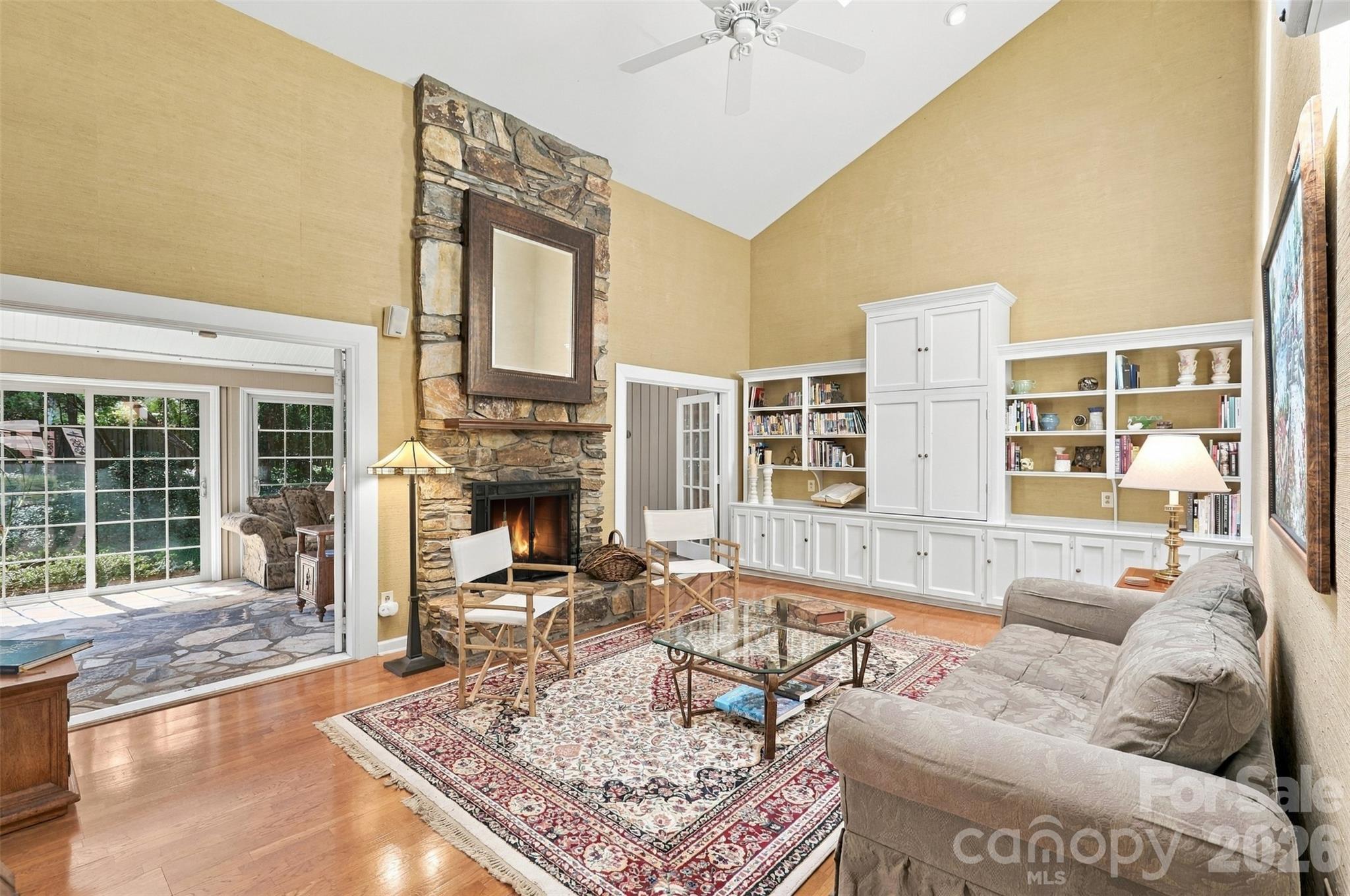 4921 Torrey Pines Court Property Photo 14