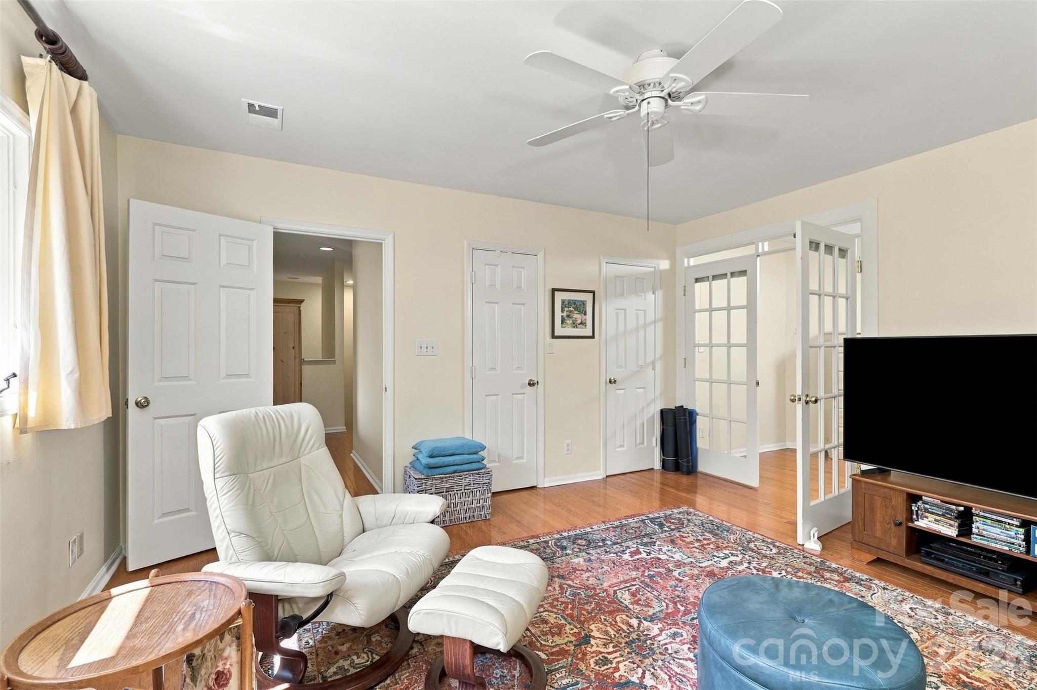 4921 Torrey Pines Court Property Photo 26