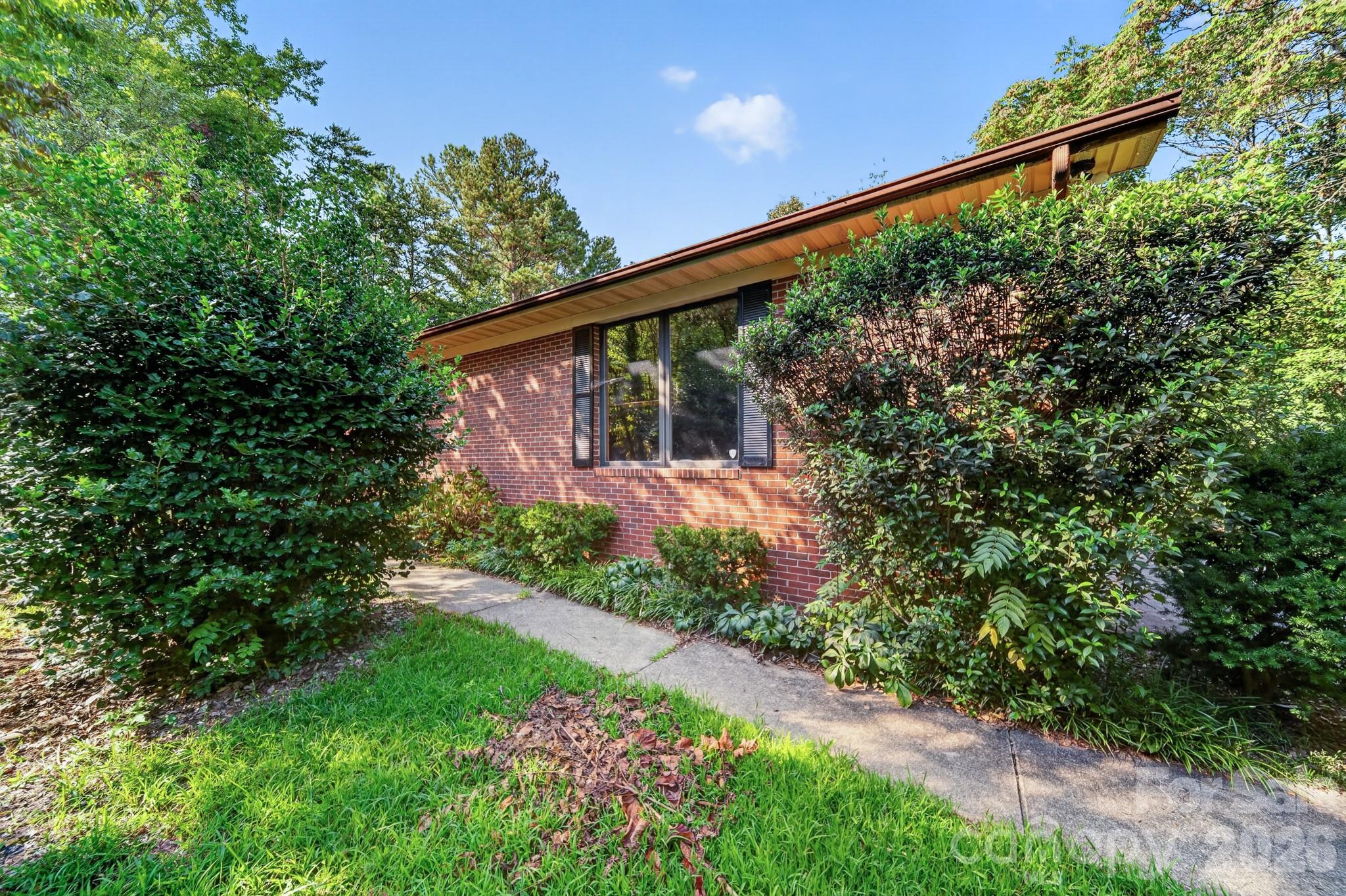 8281 Fairfield Forest Road Property Photo 12