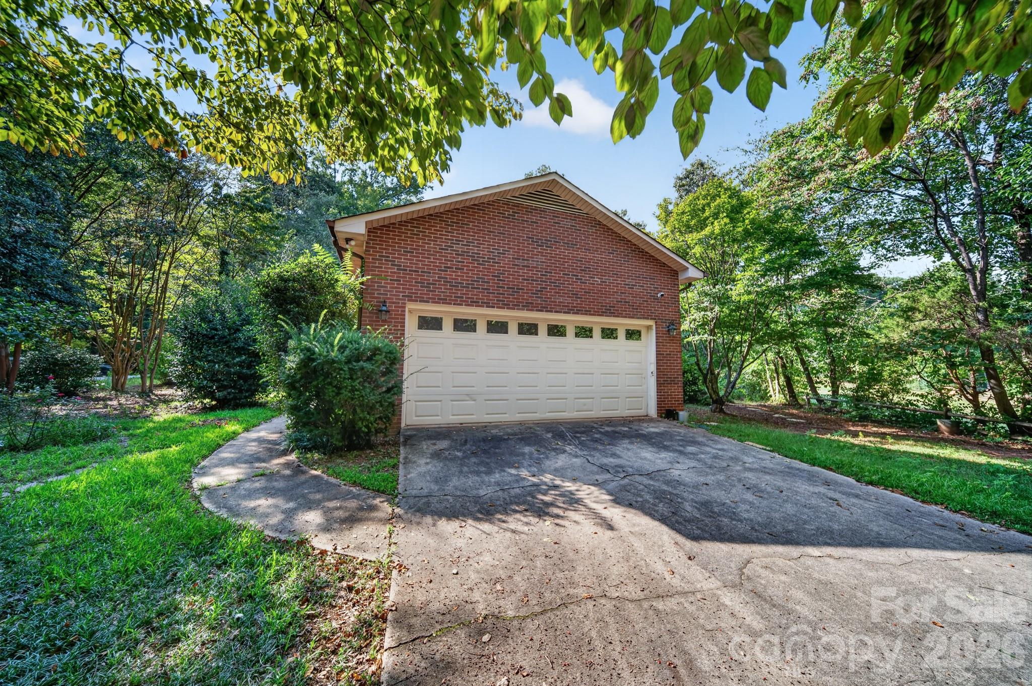 8281 Fairfield Forest Road Property Photo 13