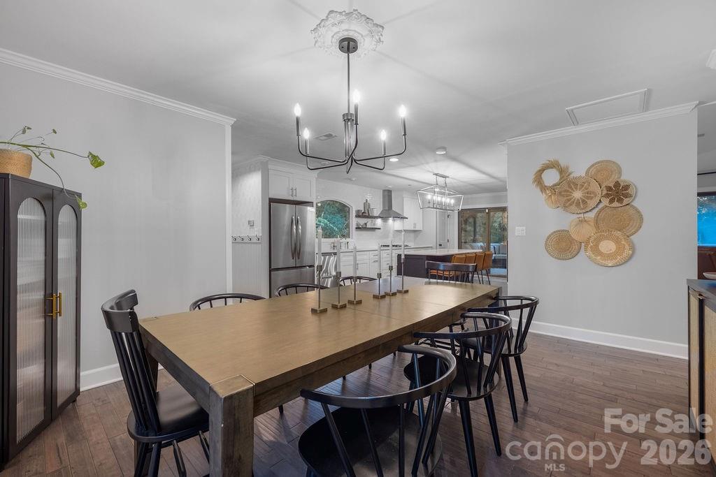 3525 Windbluff Drive Property Photo 10