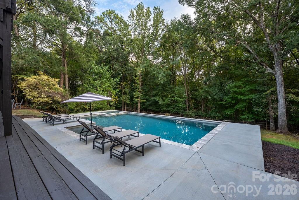 3525 Windbluff Drive Property Photo 31