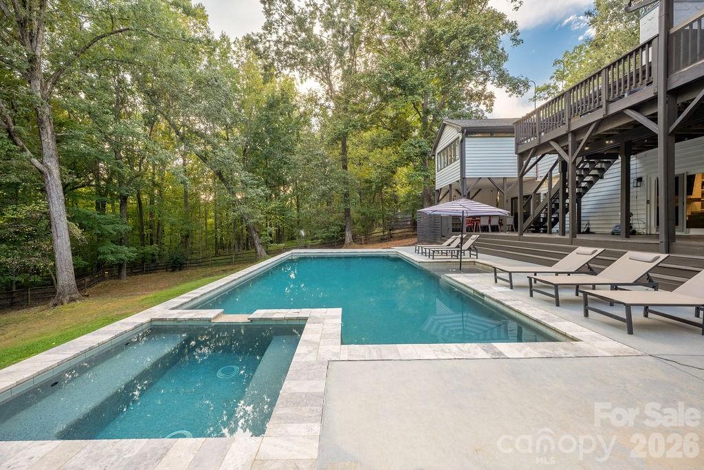 3525 Windbluff Drive Property Photo 33