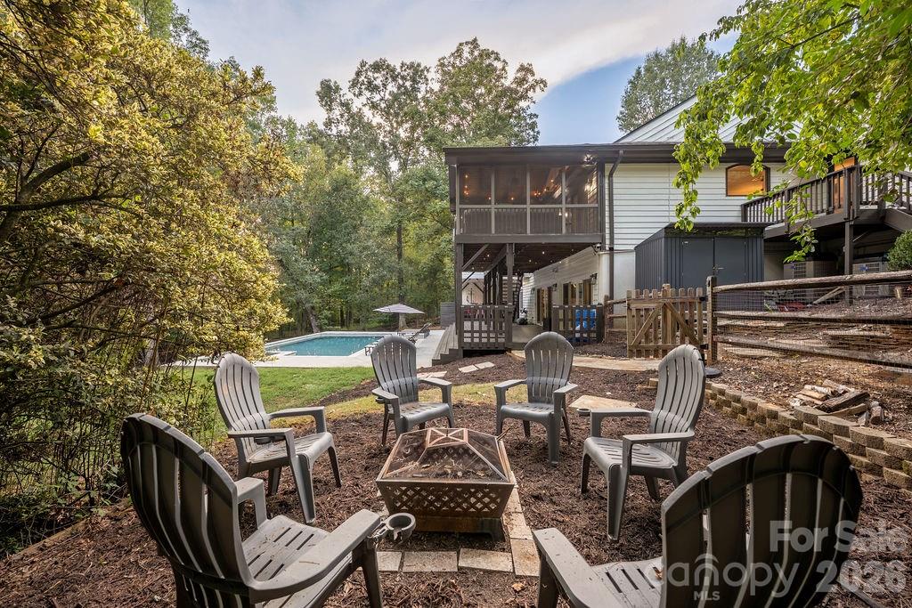 3525 Windbluff Drive Property Photo 36