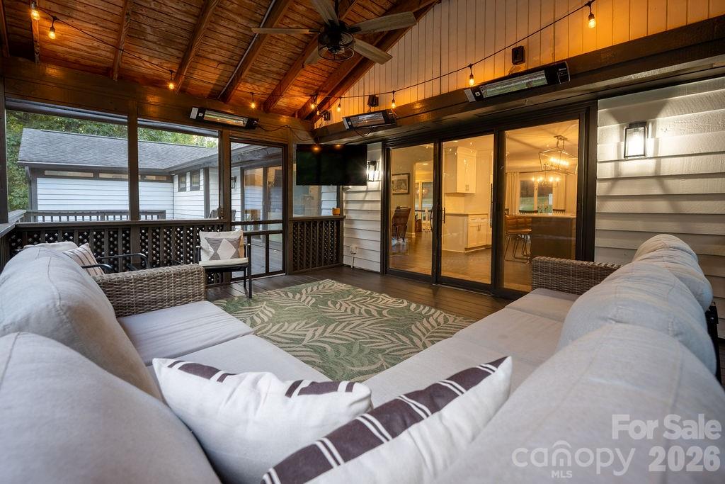 3525 Windbluff Drive Property Photo 40