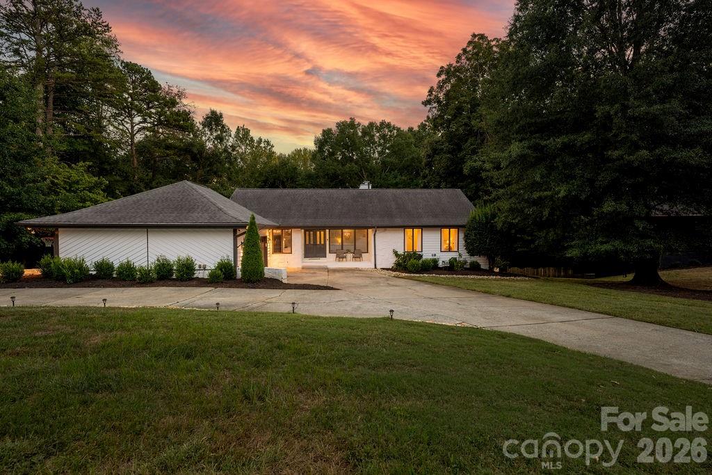 3525 Windbluff Drive Property Photo 42