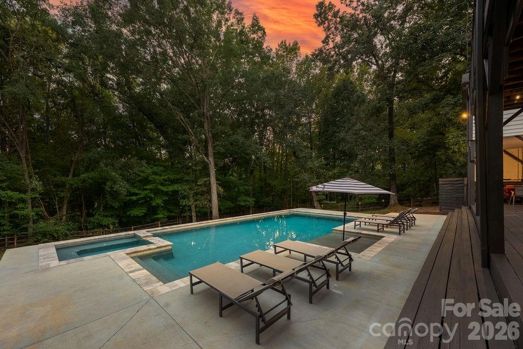 3525 Windbluff Drive Property Photo 43