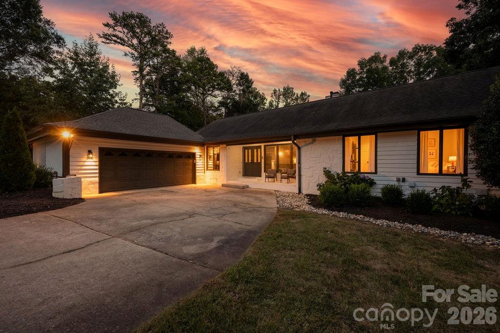 3525 Windbluff Drive Property Photo 45
