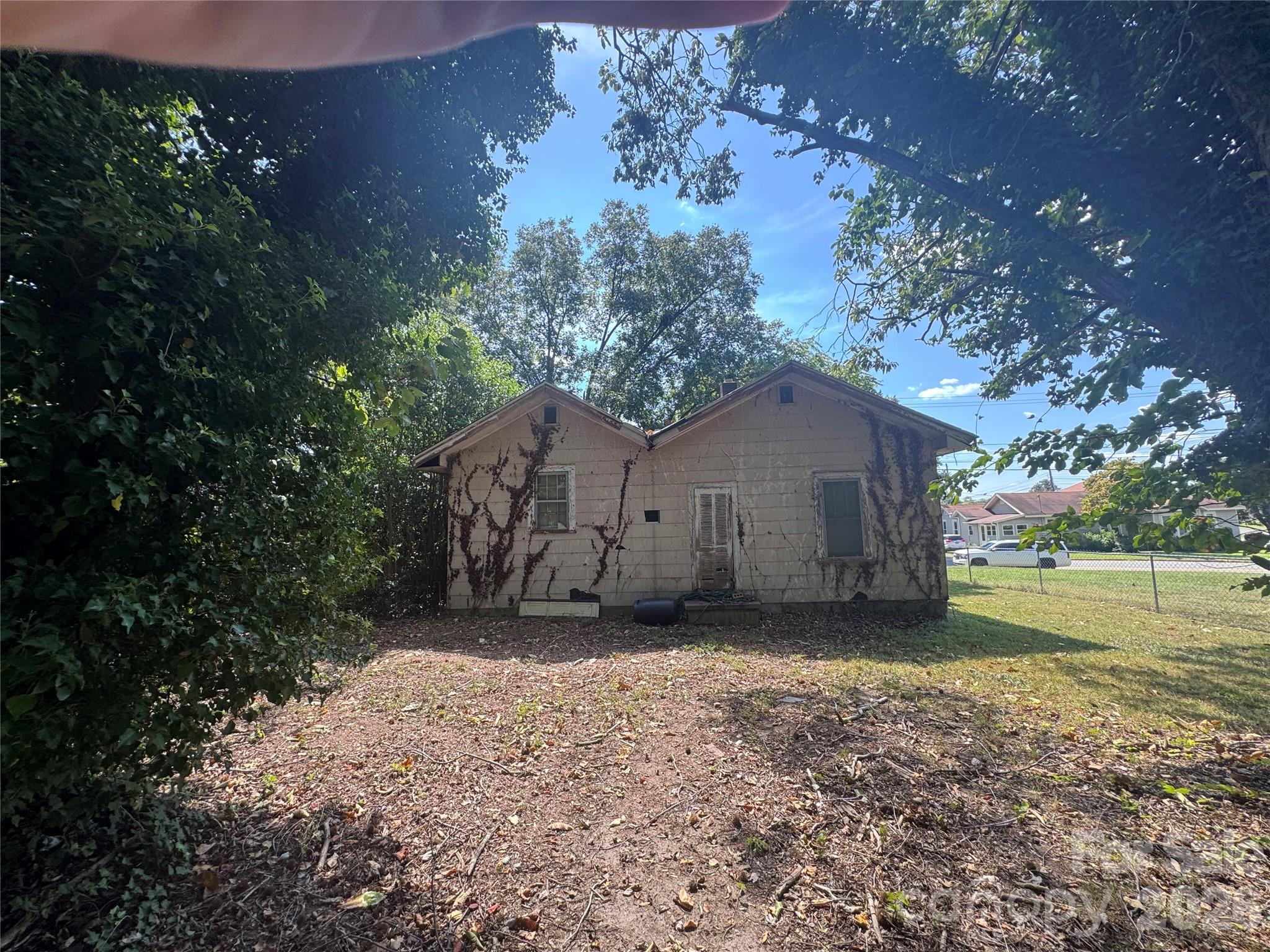 408 E Davidson Avenue Property Photo 4