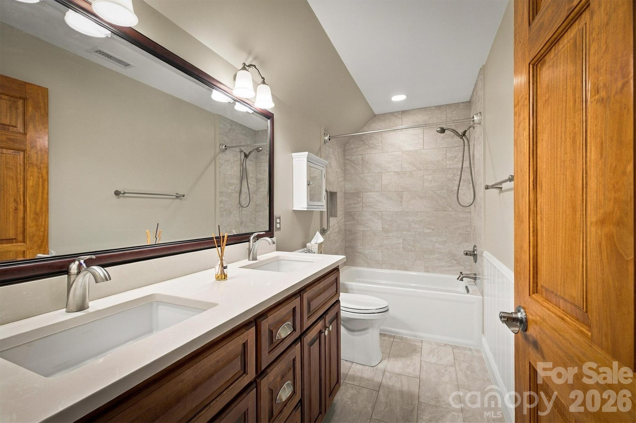 1103 River Ridge Way 301 Property Photo 32