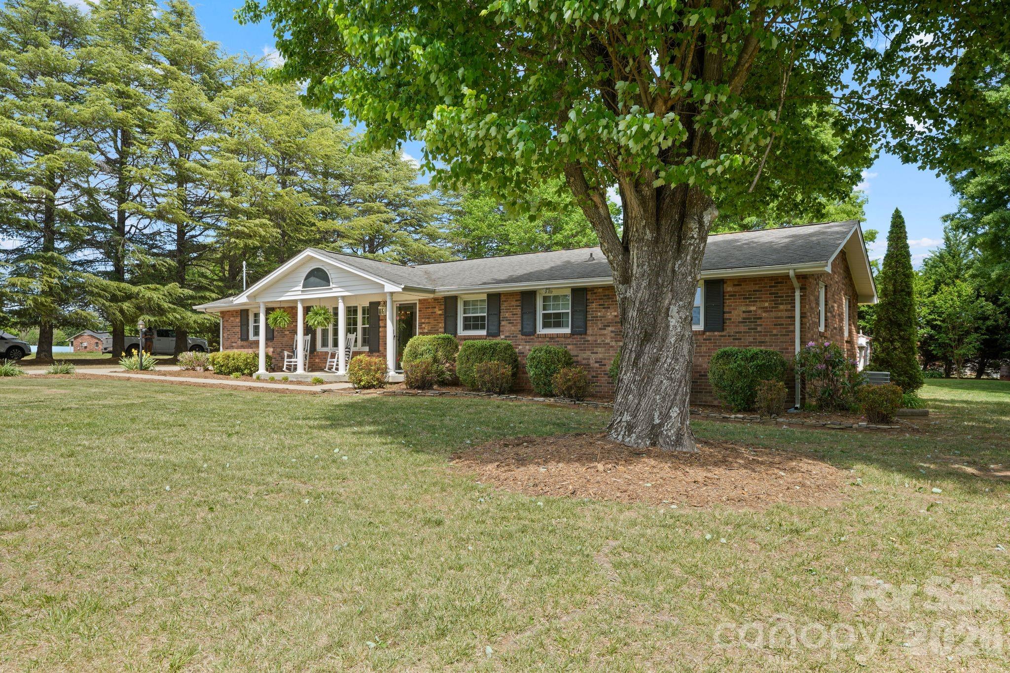 3328 Sulphur Springs Road Property Photo 2