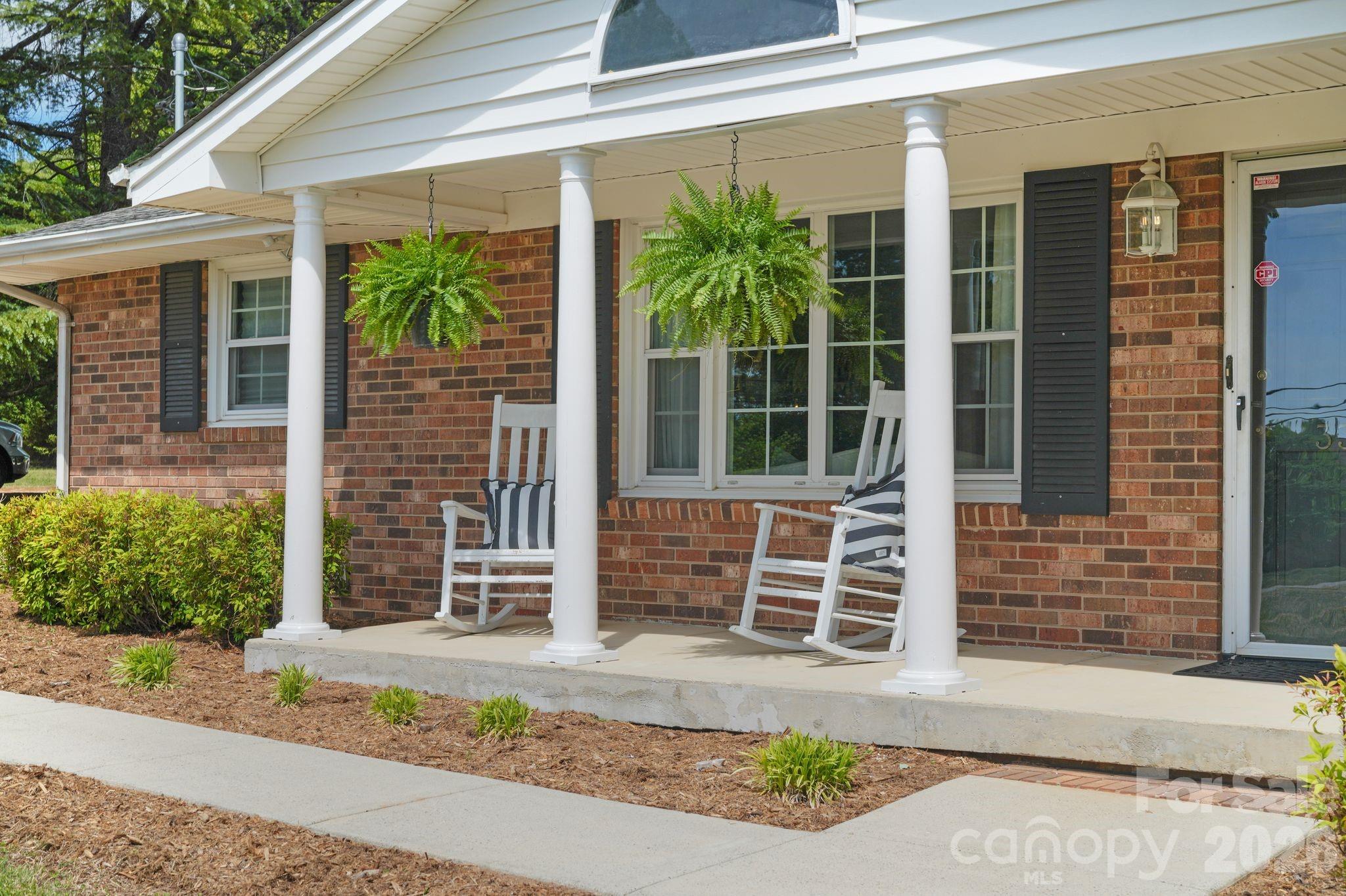 3328 Sulphur Springs Road Property Photo 4