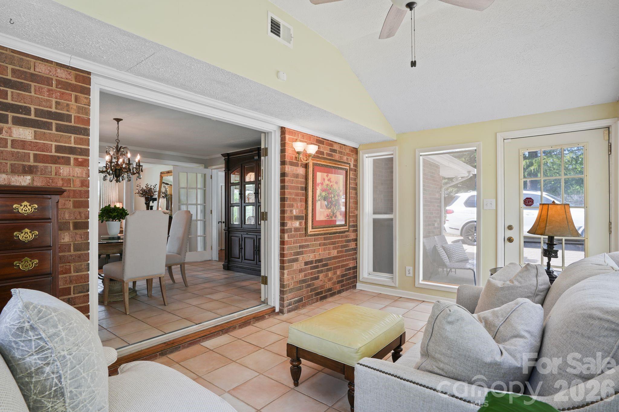3328 Sulphur Springs Road Property Photo 14