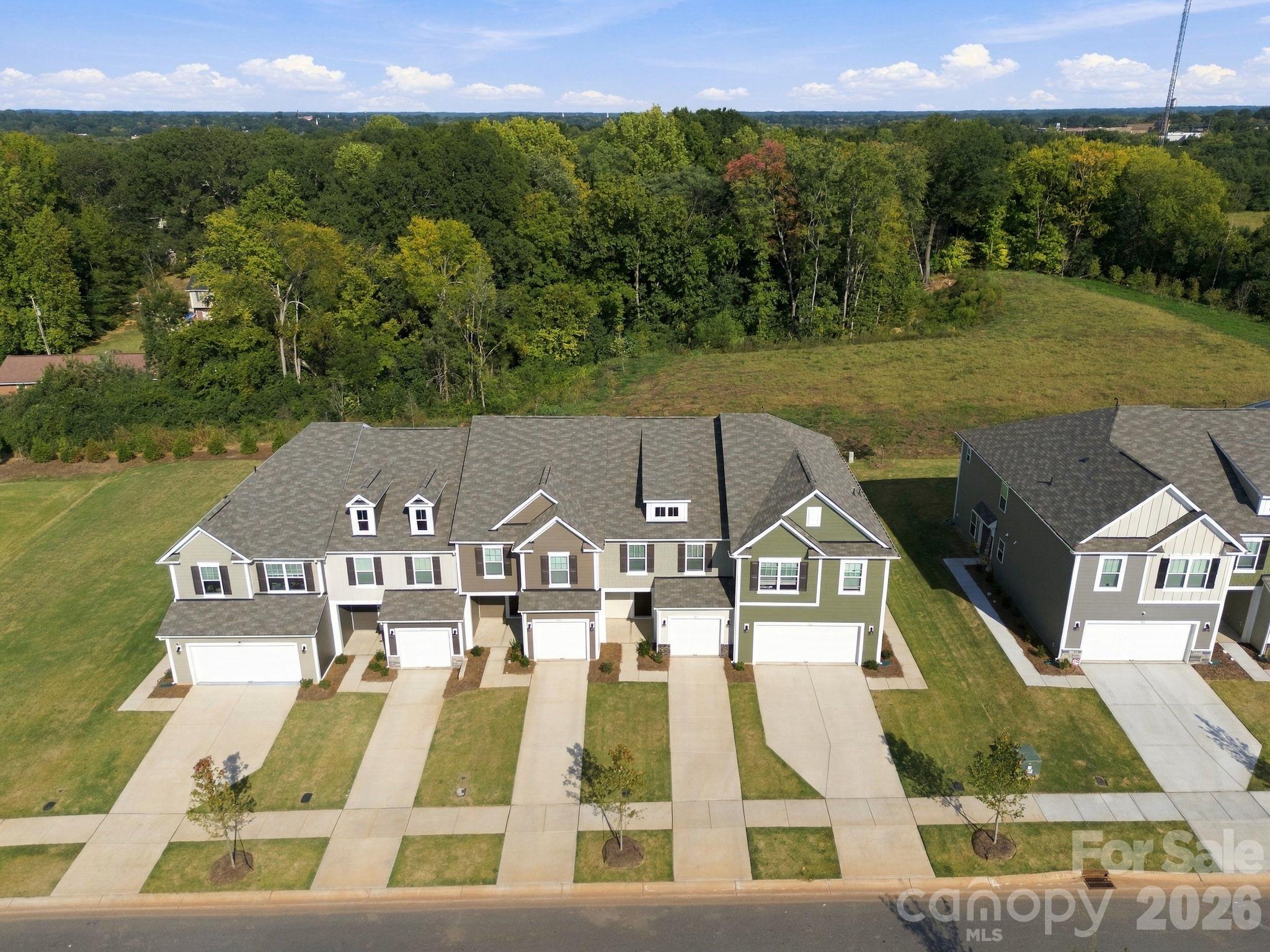 759 Kitfox Drive Property Photo 2