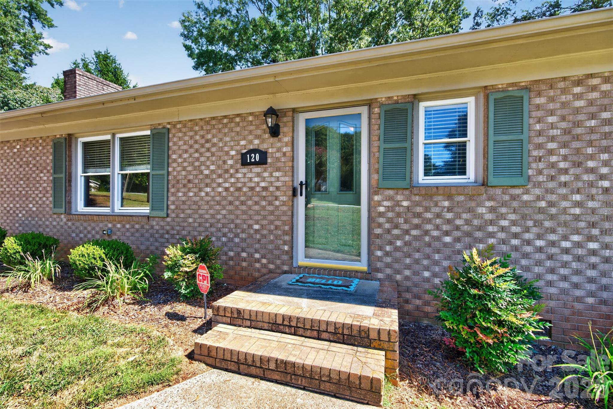 120 Regal Circle Property Photo 1