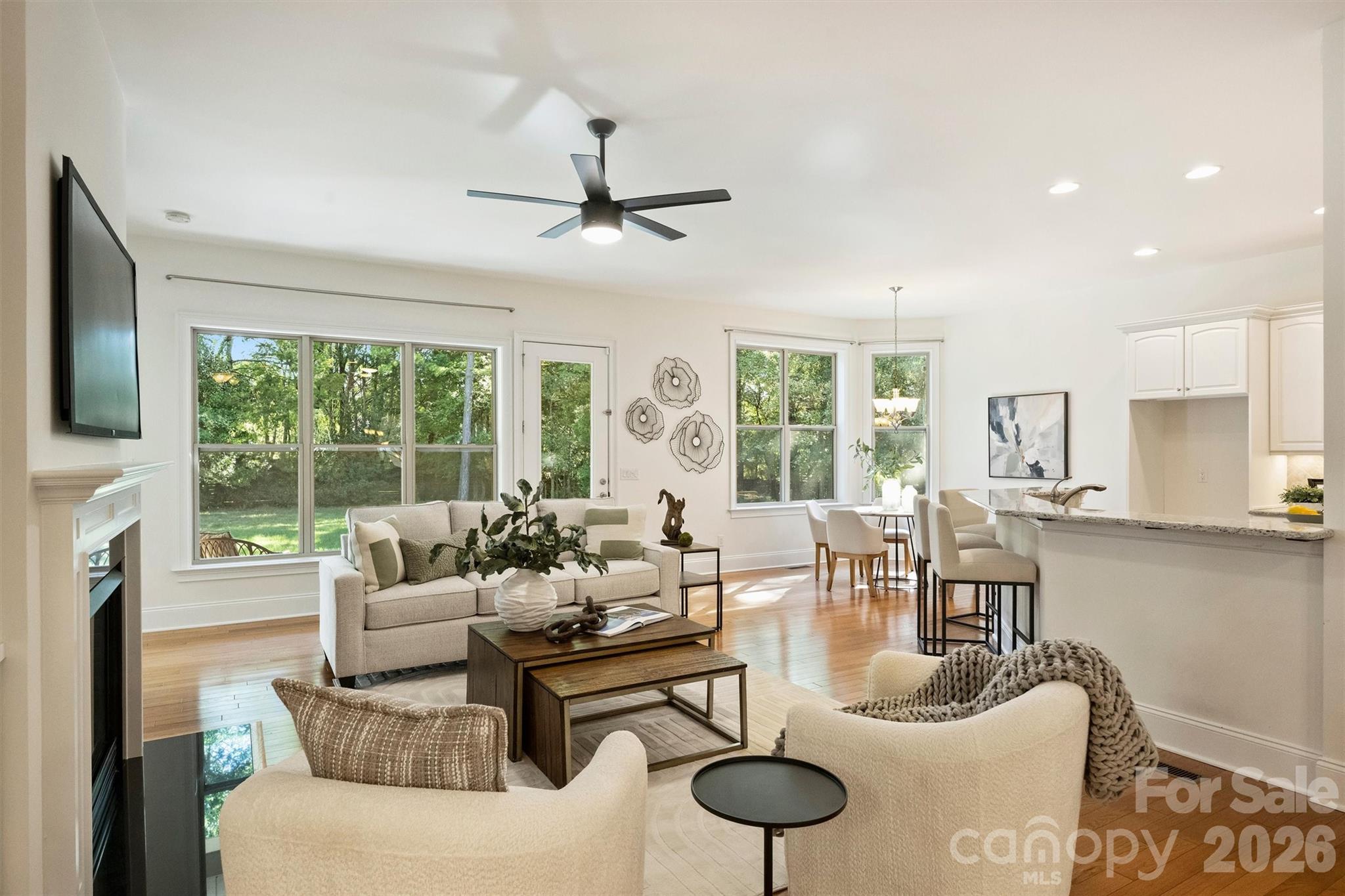 7325 Edenbridge Lane Property Photo 15
