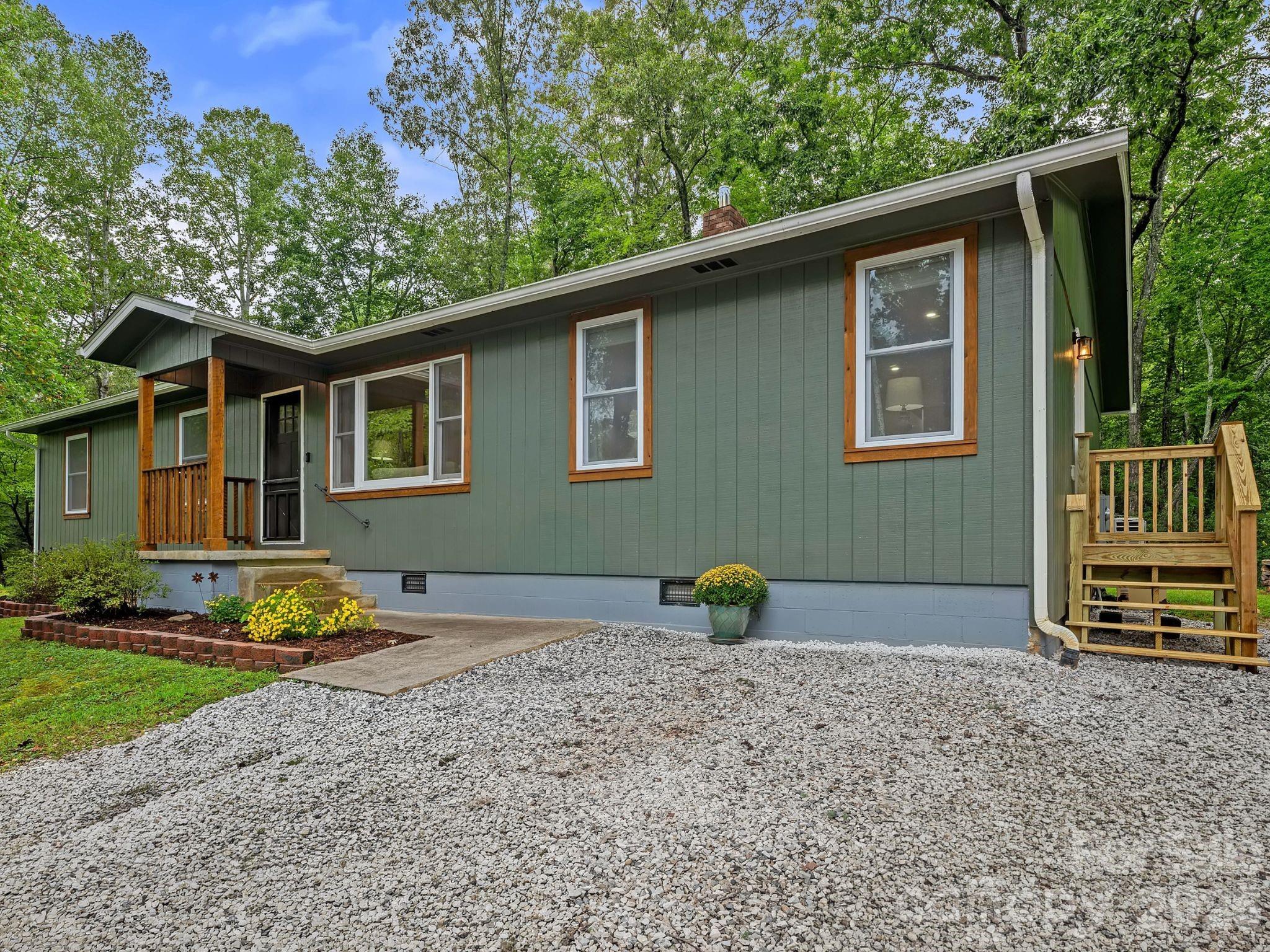 3048 Pine Cove Road Property Photo 1