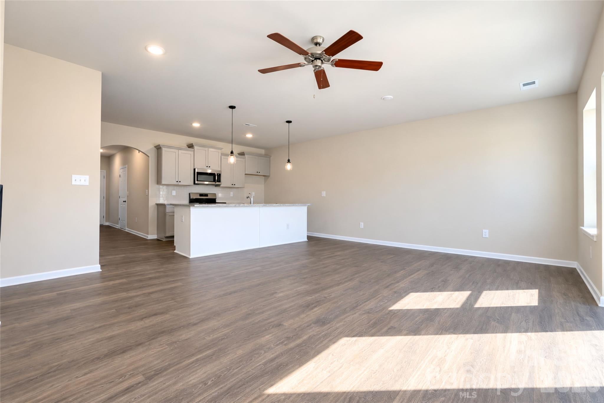 5929 Wallace Avenue Property Photo 7