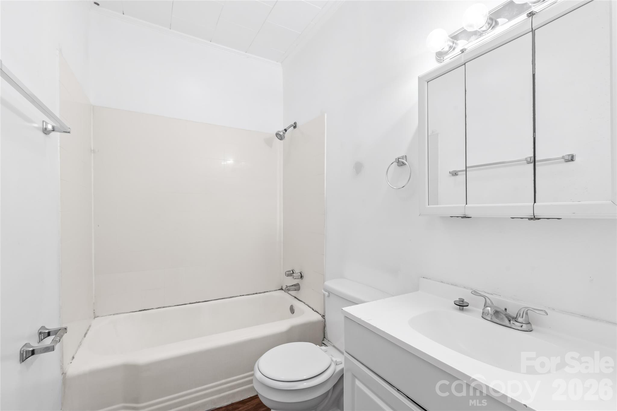 1015 Elm Street Property Photo 13