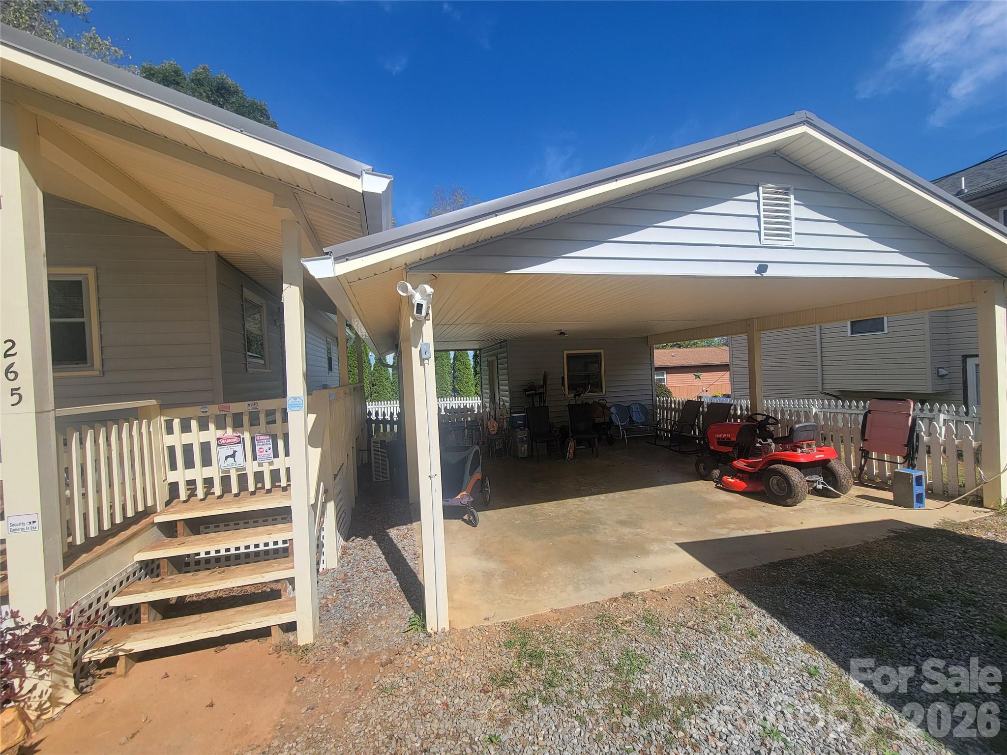 265 Midland Drive Property Photo 4