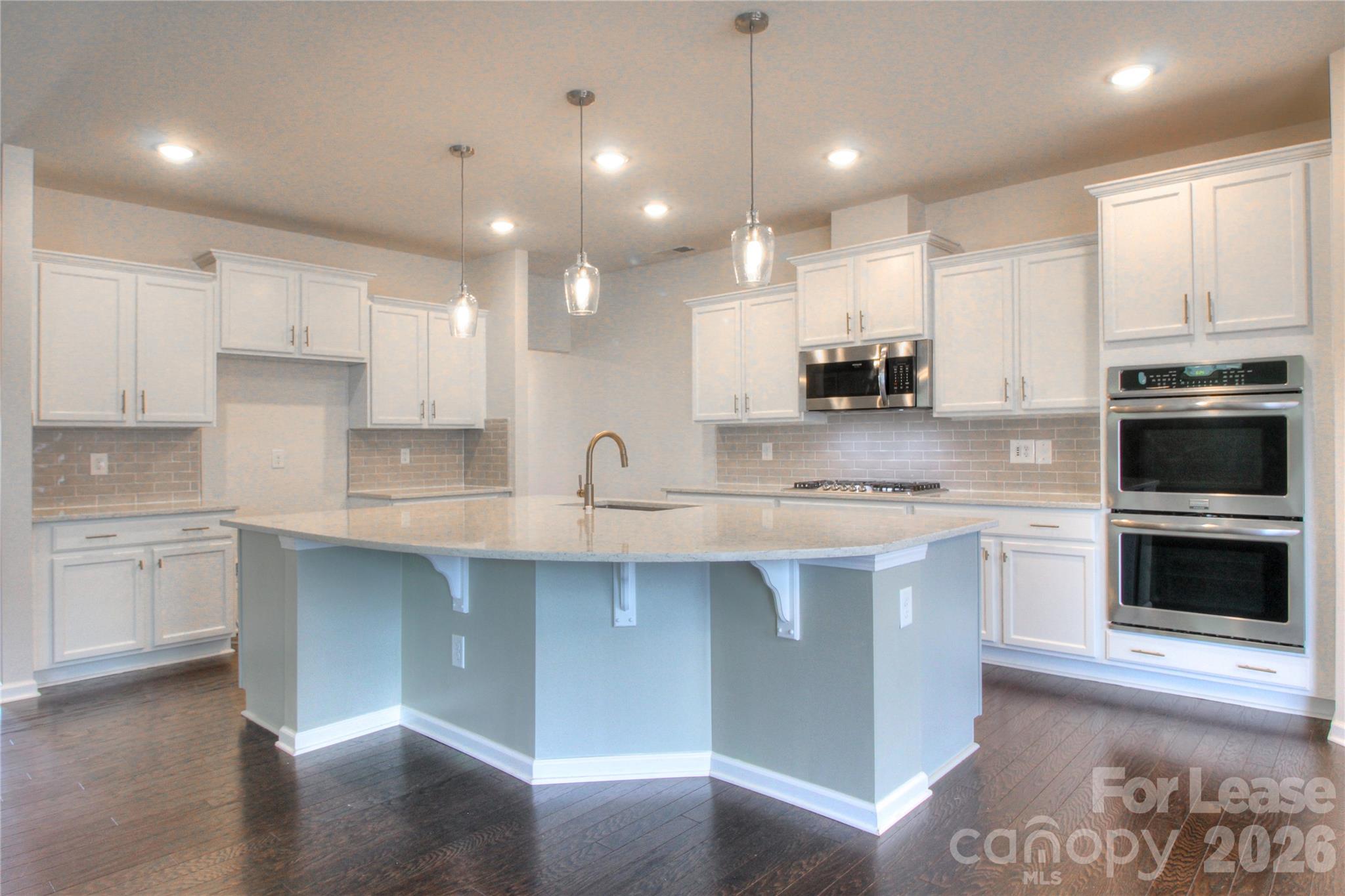 3007 Silverwood Drive Property Photo 2