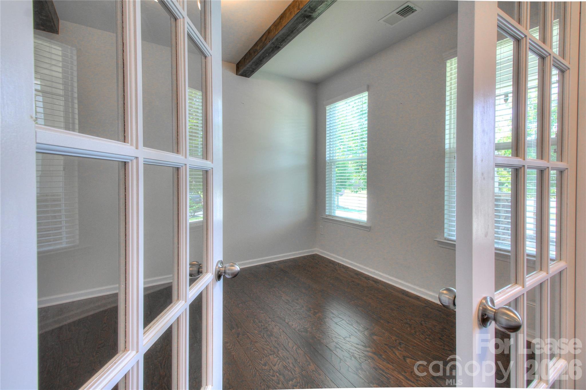 3007 Silverwood Drive Property Photo 4