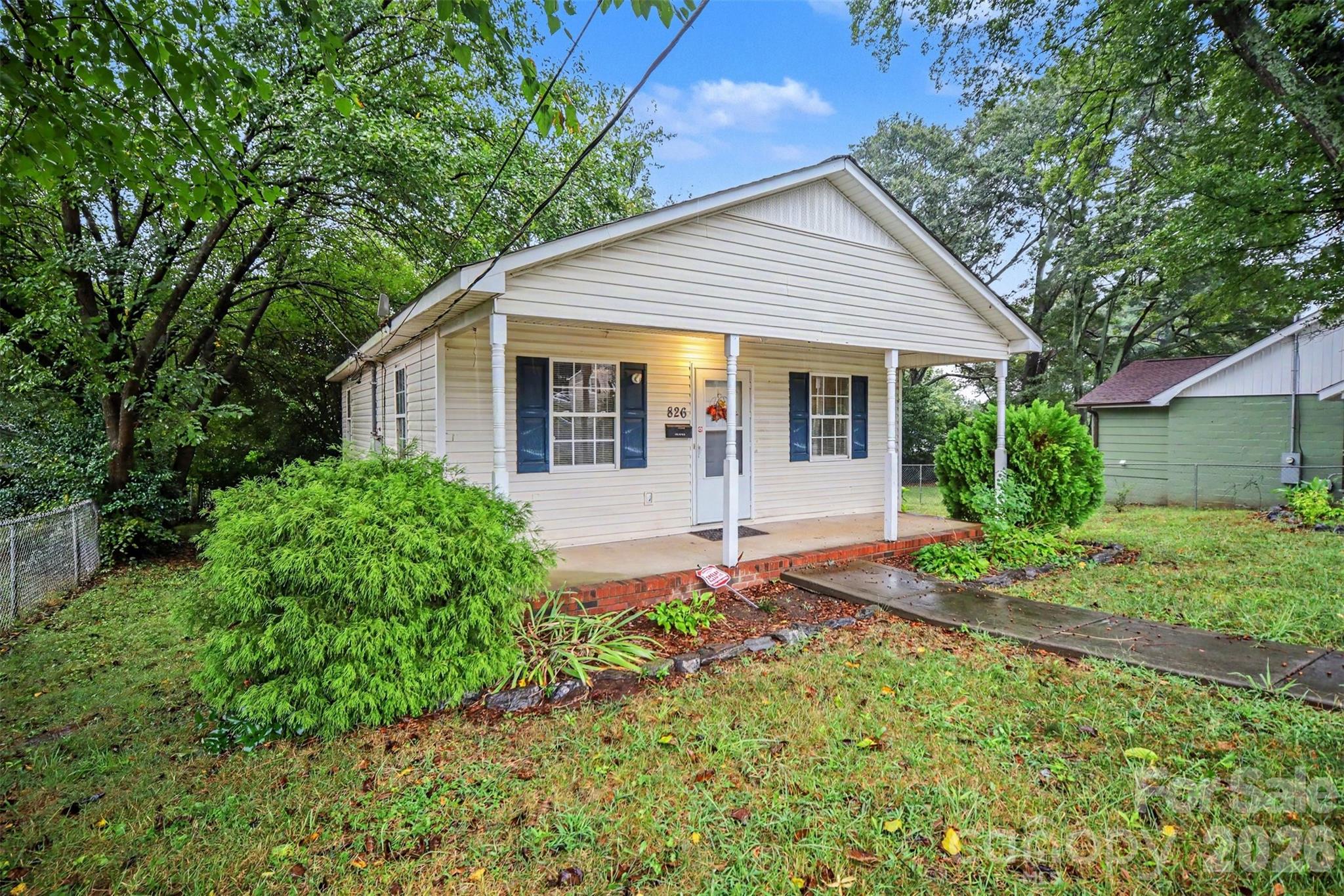 826 2nd Street Property Photo 1