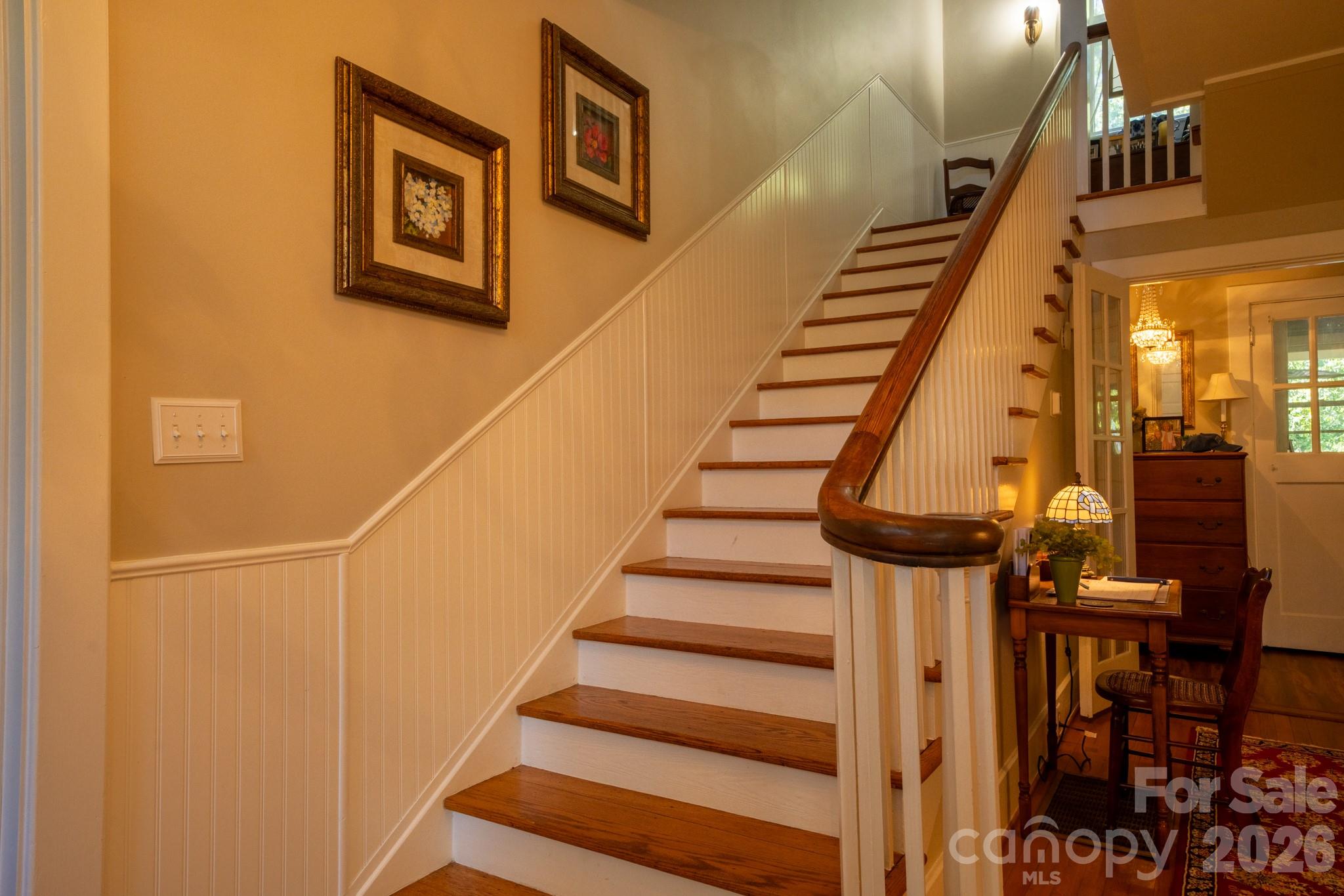 527 N Main Street Property Photo 5