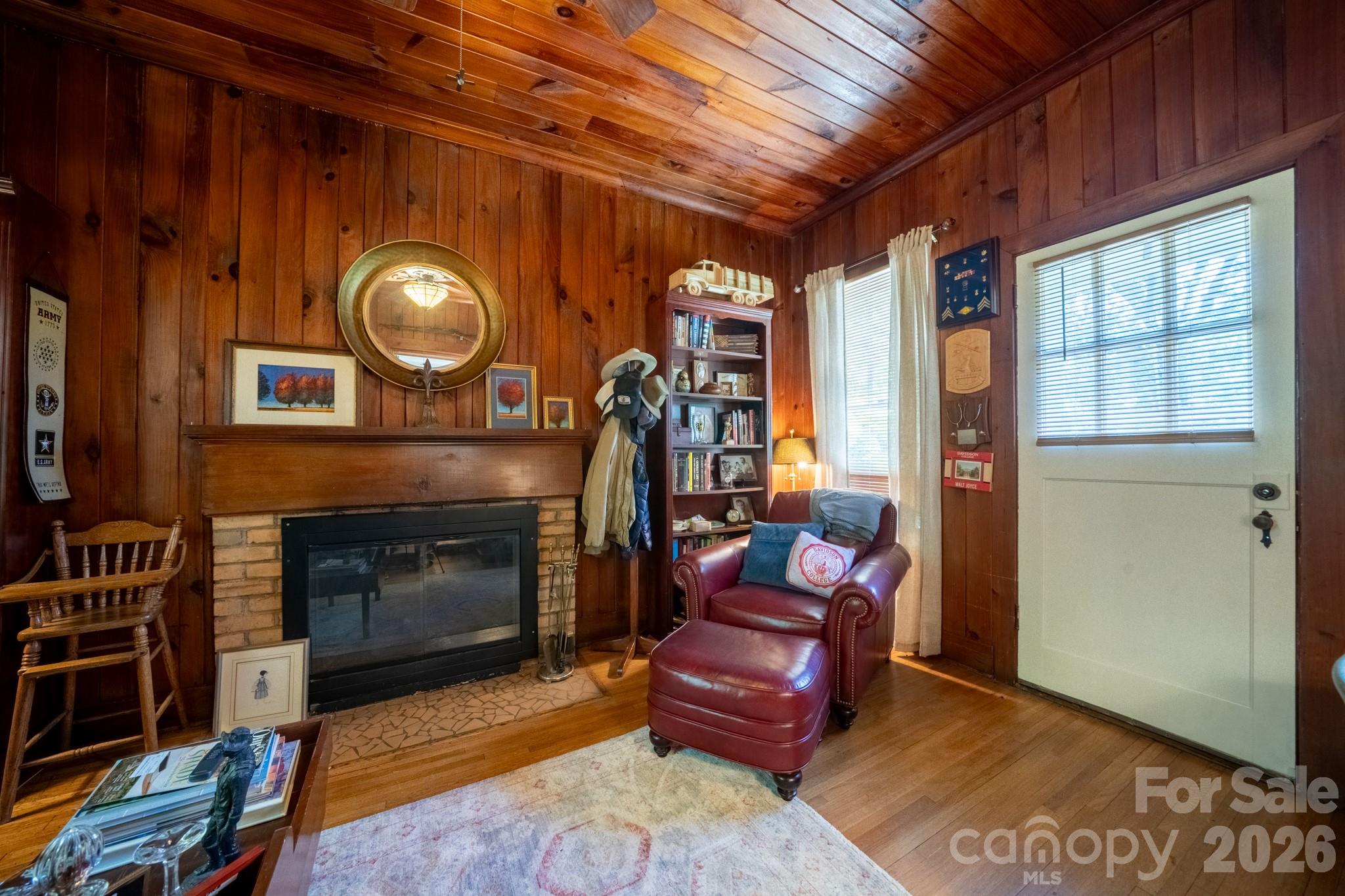 527 N Main Street Property Photo 18