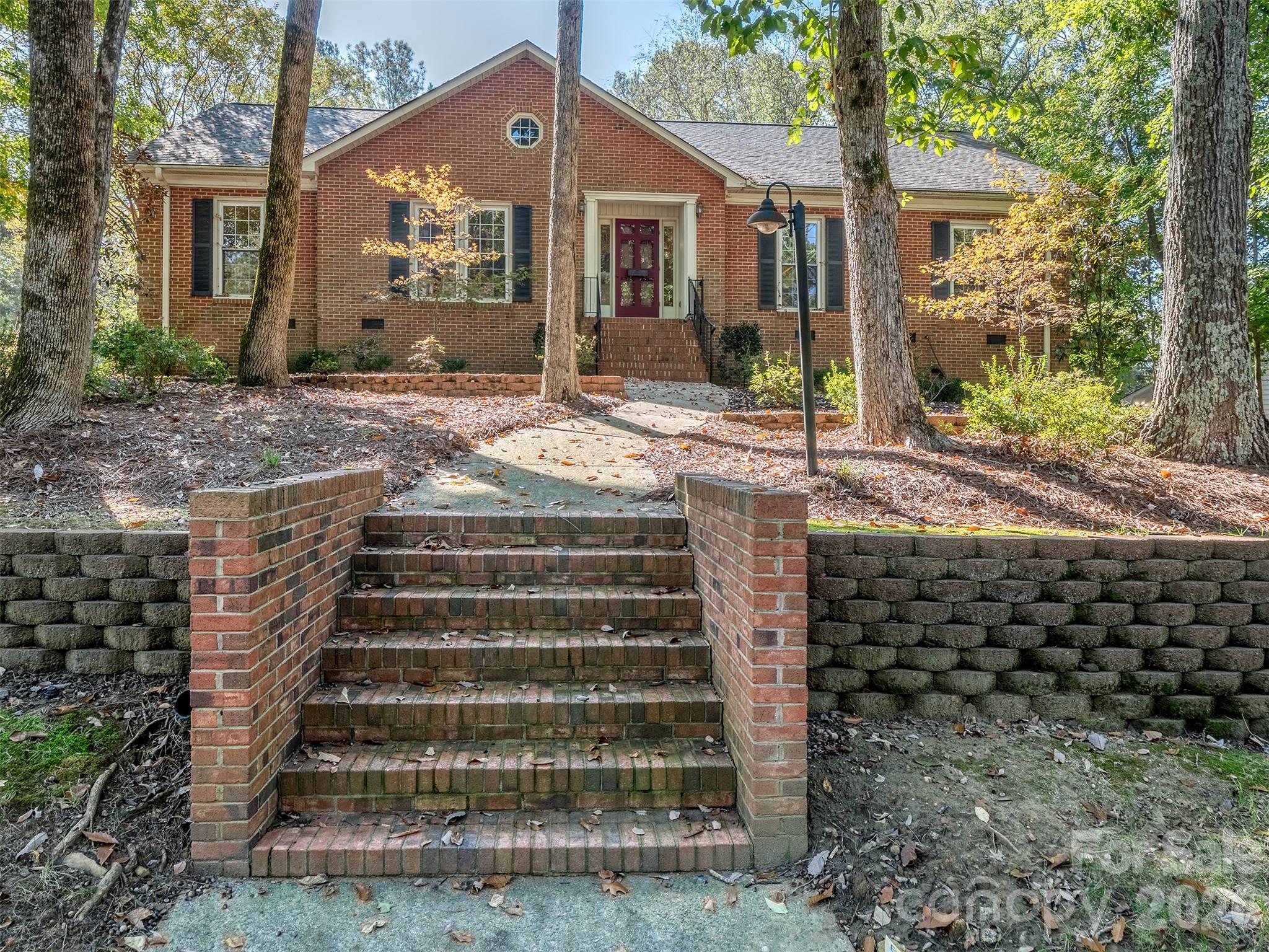 7301 Lee Rea Road Property Photo 1