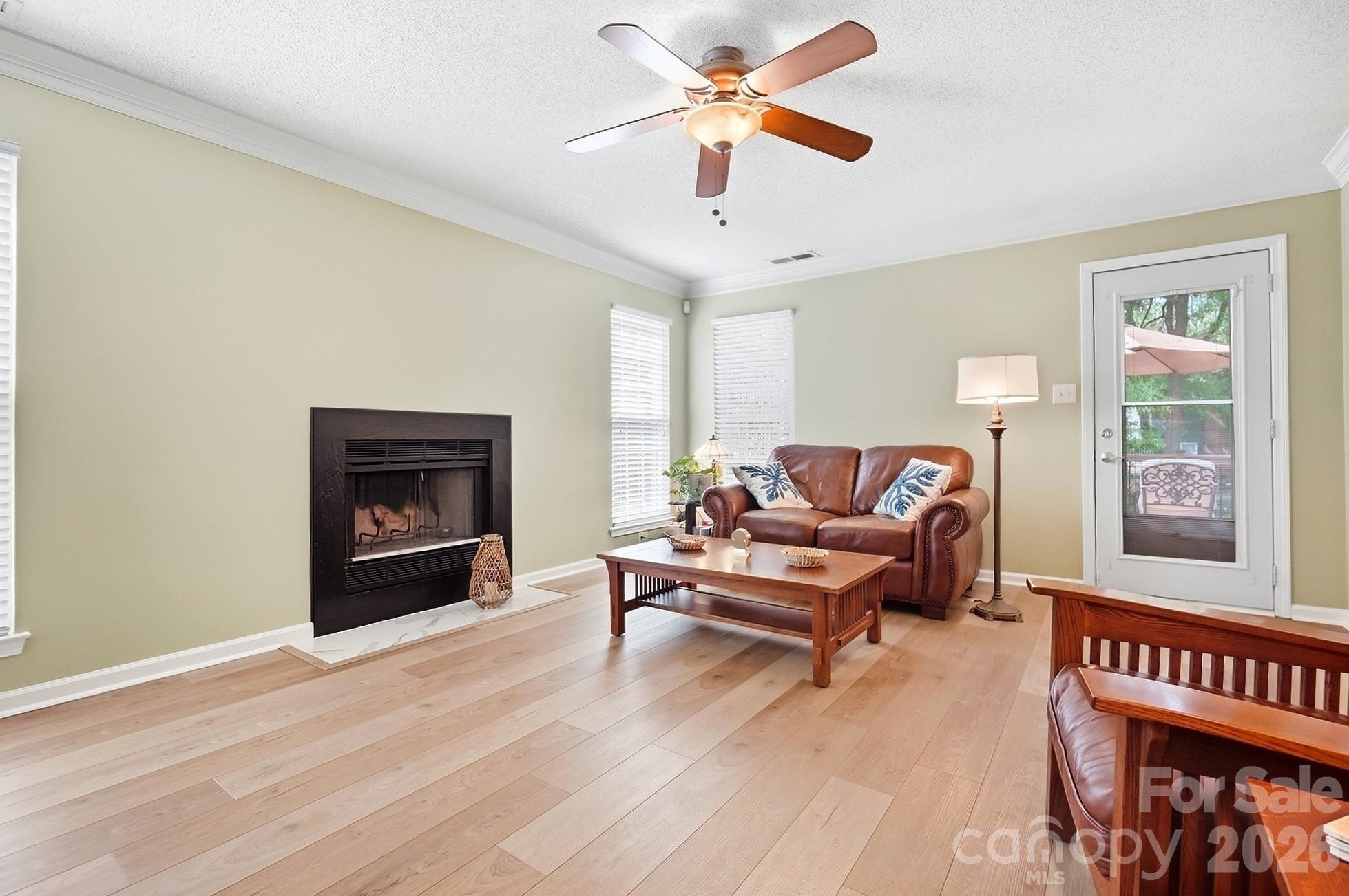 1629 Sugar Hollow Drive Property Photo 3