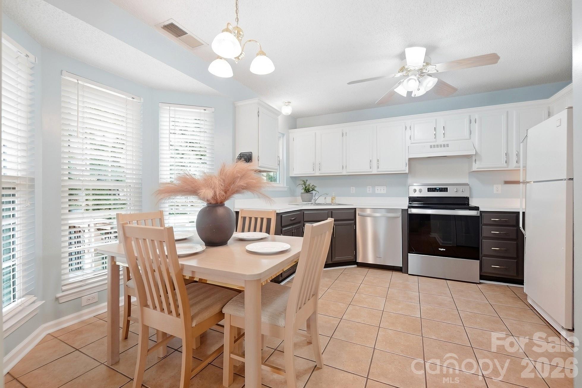 1629 Sugar Hollow Drive Property Photo 6