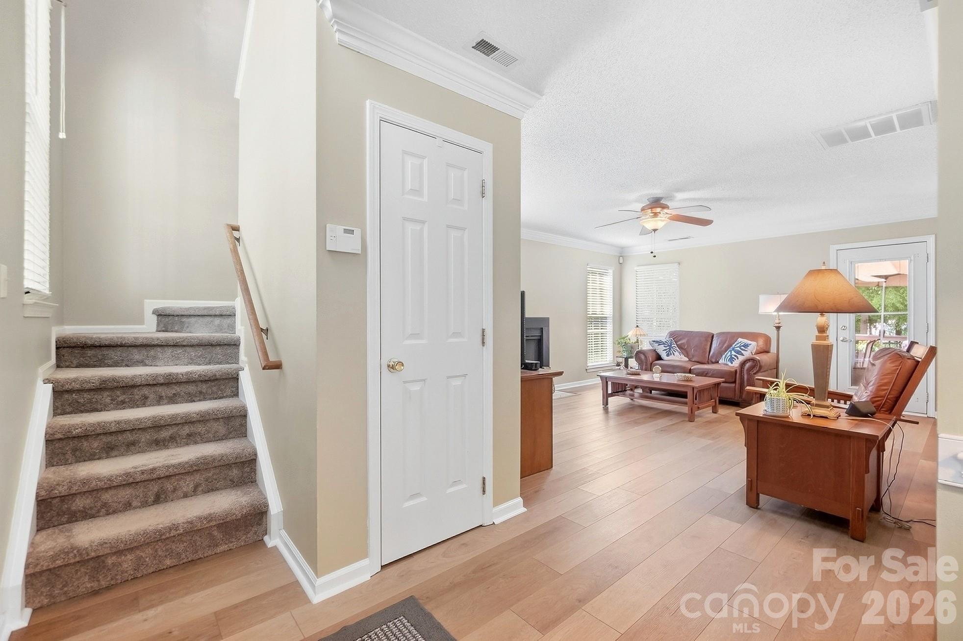 1629 Sugar Hollow Drive Property Photo 8