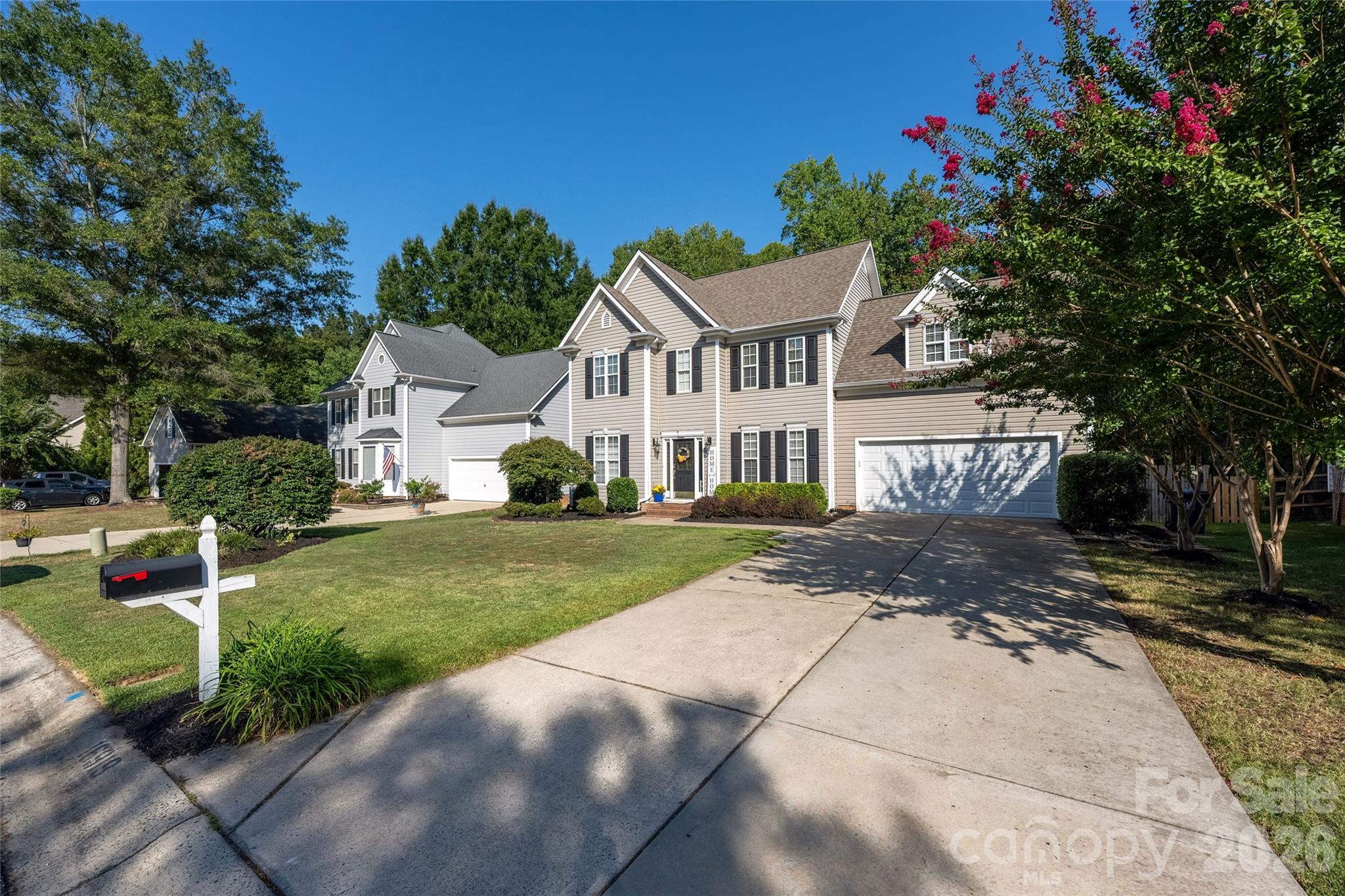 16919 Hampton Crossing Drive Property Photo 3